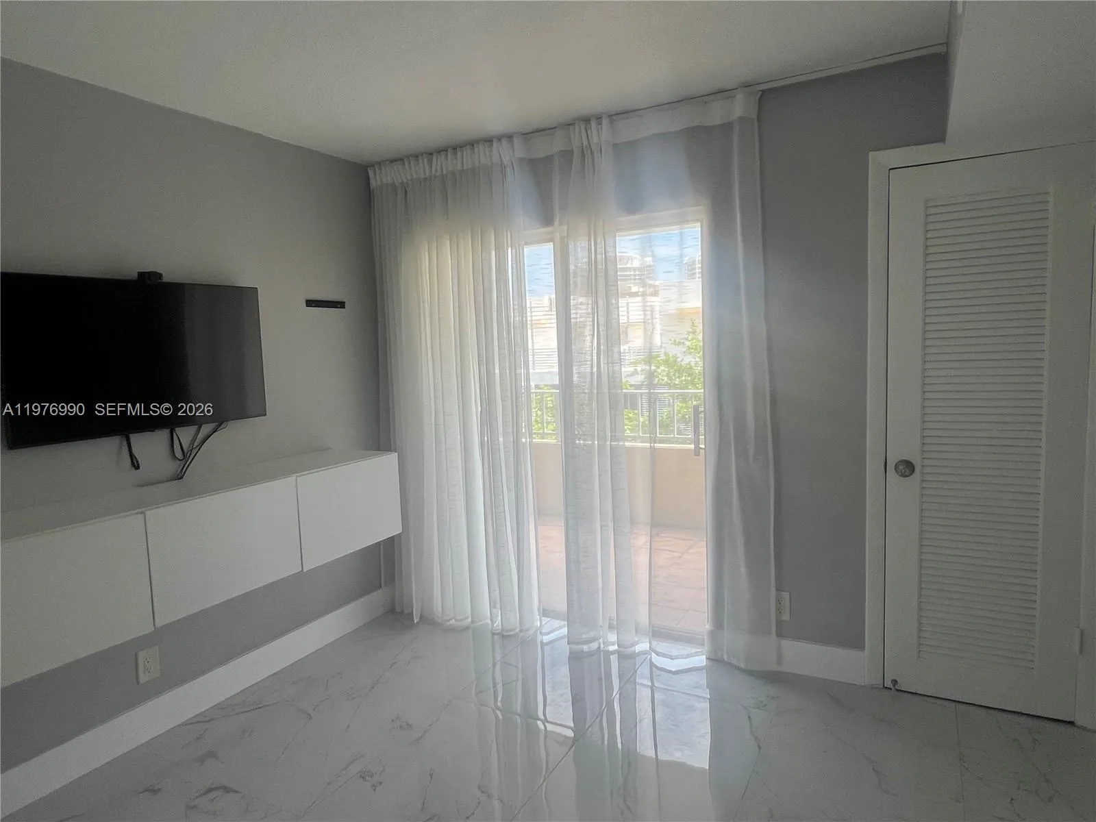 3304 Virginia St 7b, Miami, Florida 33133, Miami, Florida 33133, 2 Bedrooms Bedrooms, ,2 BathroomsBathrooms,Residential,For Sale,3304 Virginia St 7b, Miami, Florida 33133,A11976990