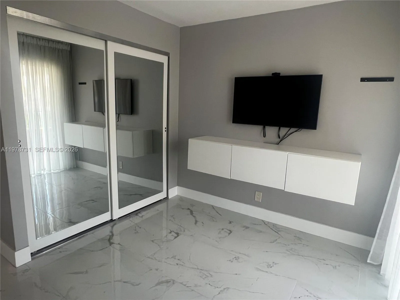 3304 Virginia St 7b, Miami, Florida 33133, Miami, Florida 33133, 2 Bedrooms Bedrooms, ,2 BathroomsBathrooms,Residential Lease,For Rent,3304 Virginia St 7b, Miami, Florida 33133,A11978731