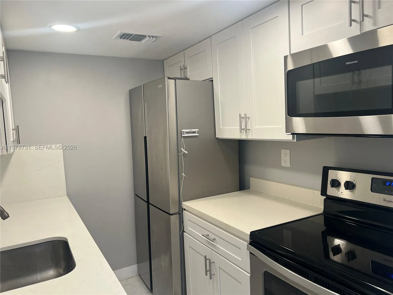 3304 Virginia St 7b, Miami, Florida 33133, Miami, Florida 33133, 2 Bedrooms Bedrooms, ,2 BathroomsBathrooms,Residential Lease,For Rent,3304 Virginia St 7b, Miami, Florida 33133,A11978731