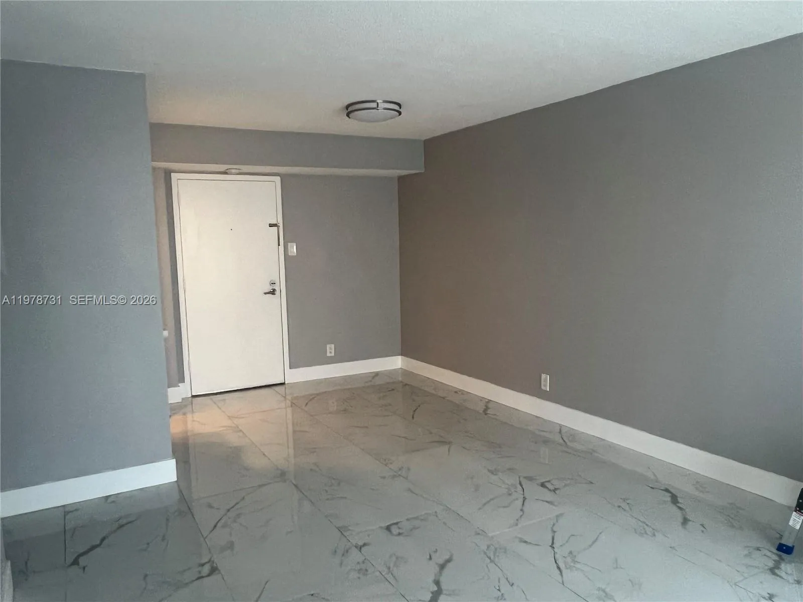 3304 Virginia St 7b, Miami, Florida 33133, Miami, Florida 33133, 2 Bedrooms Bedrooms, ,2 BathroomsBathrooms,Residential Lease,For Rent,3304 Virginia St 7b, Miami, Florida 33133,A11978731