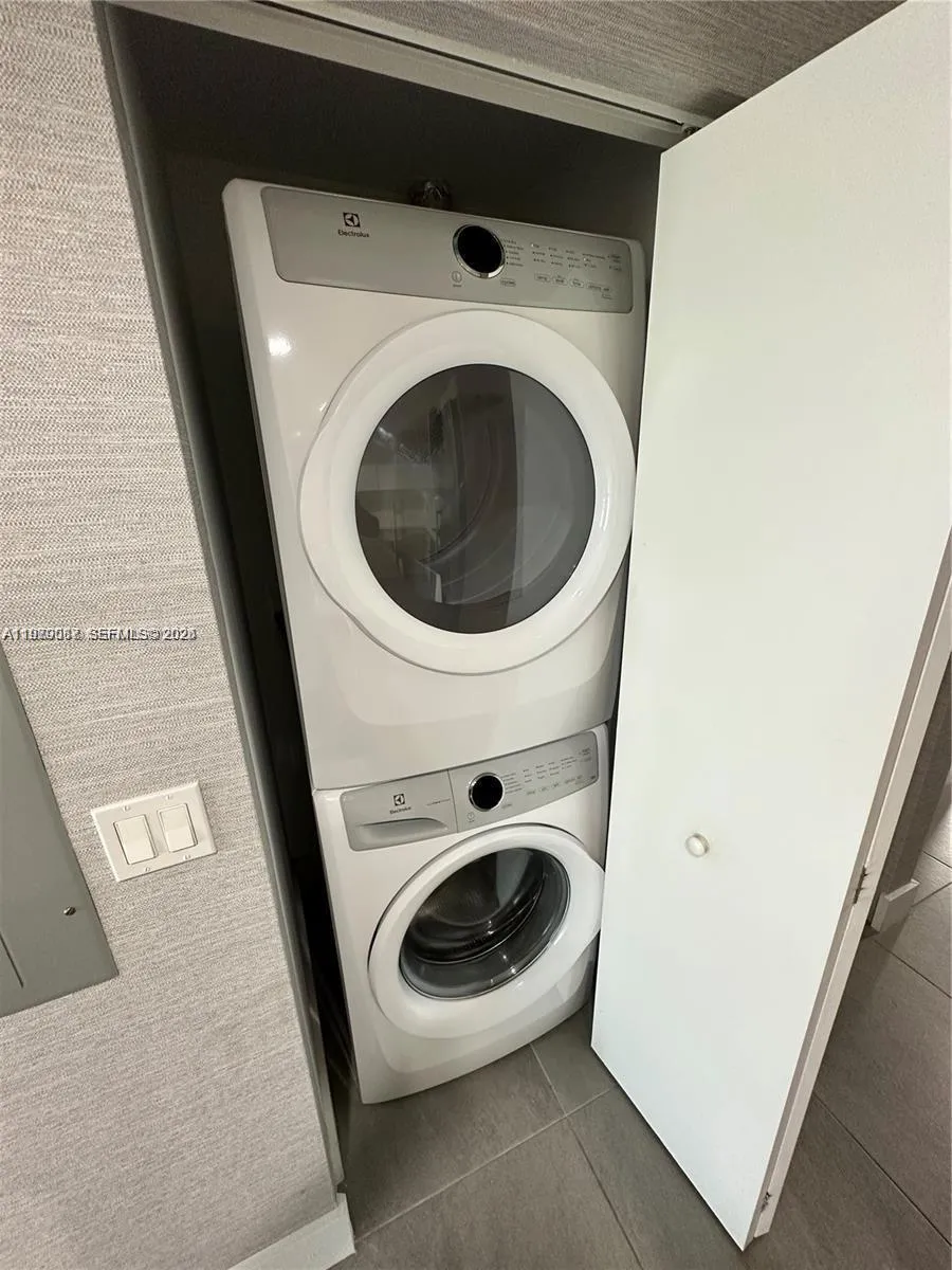 16385 Biscayne Blvd 2716, North Miami Beach, Flori, North Miami Beach, Florida 33160, 2 Bedrooms Bedrooms, ,2 BathroomsBathrooms,Residential Lease,For Rent,16385 Biscayne Blvd 2716, North Miami Beach, Flori,A11979087