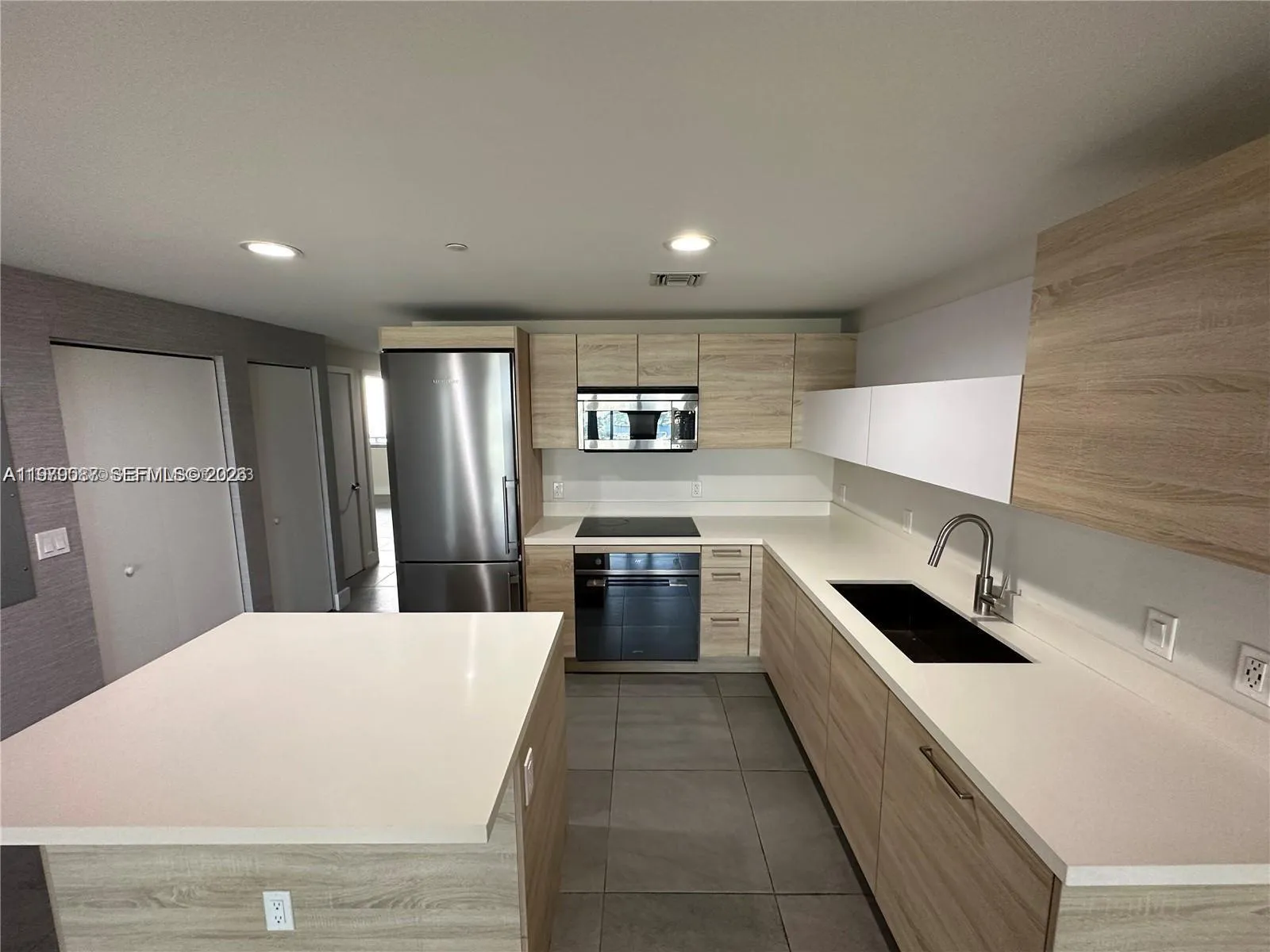 16385 Biscayne Blvd 2716, North Miami Beach, Flori, North Miami Beach, Florida 33160, 2 Bedrooms Bedrooms, ,2 BathroomsBathrooms,Residential Lease,For Rent,16385 Biscayne Blvd 2716, North Miami Beach, Flori,A11979087