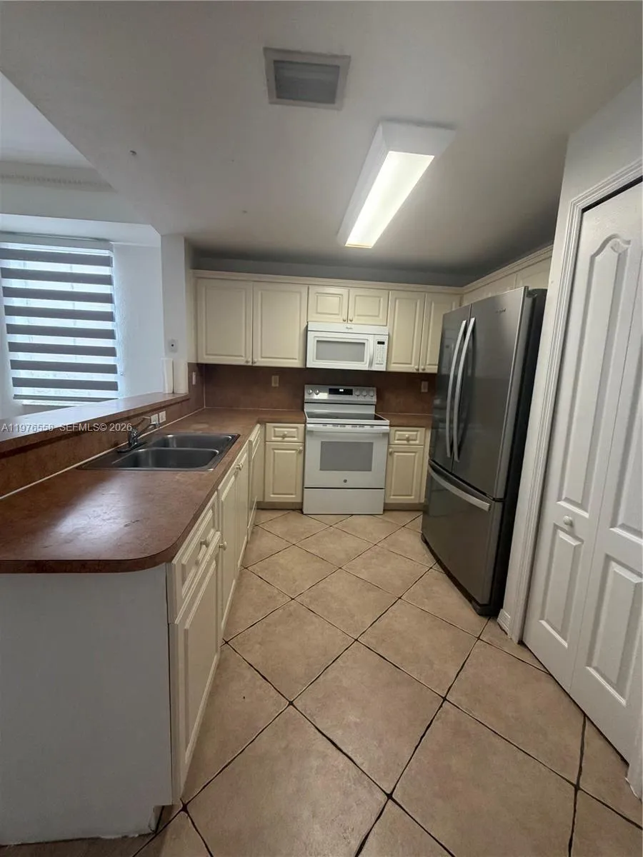 Miami, Florida 33174, 3 Bedrooms Bedrooms, ,2 BathroomsBathrooms,Residential Lease,For Rent,A11976558