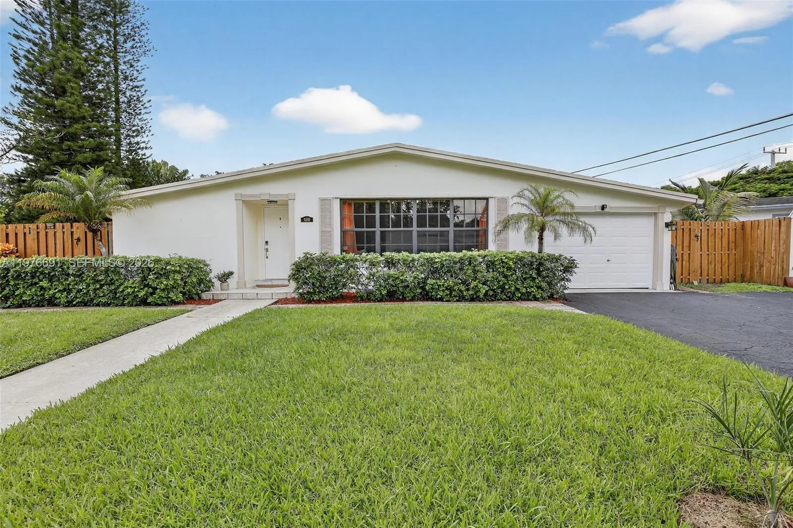 5260 Redwood Ct, Plantation, Florida 33317, Plantation, Florida 33317, 2 Bedrooms Bedrooms, ,2 BathroomsBathrooms,Residential,For Sale,5260 Redwood Ct, Plantation, Florida 33317,A11976691
