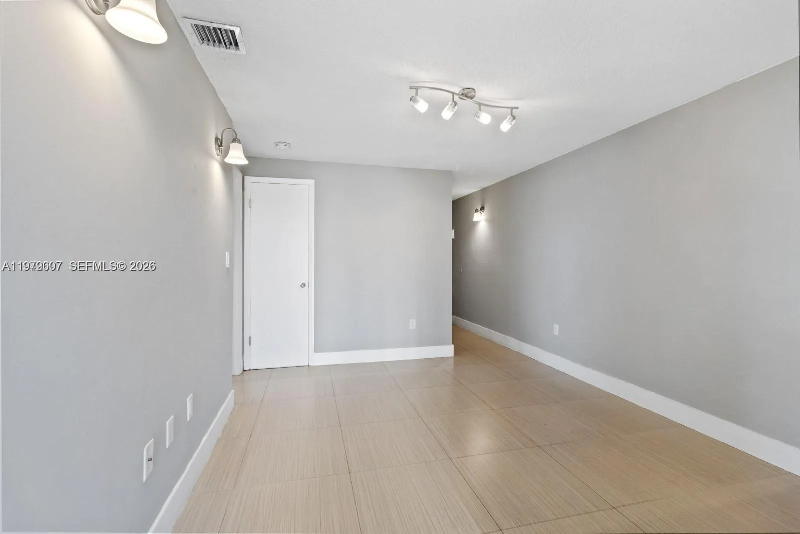 777 Sw 9th Ave 413, Miami, Florida 33130, Miami, Florida 33130, 2 Bedrooms Bedrooms, ,2 BathroomsBathrooms,Residential Lease,For Rent,777 Sw 9th Ave 413, Miami, Florida 33130,A11979007