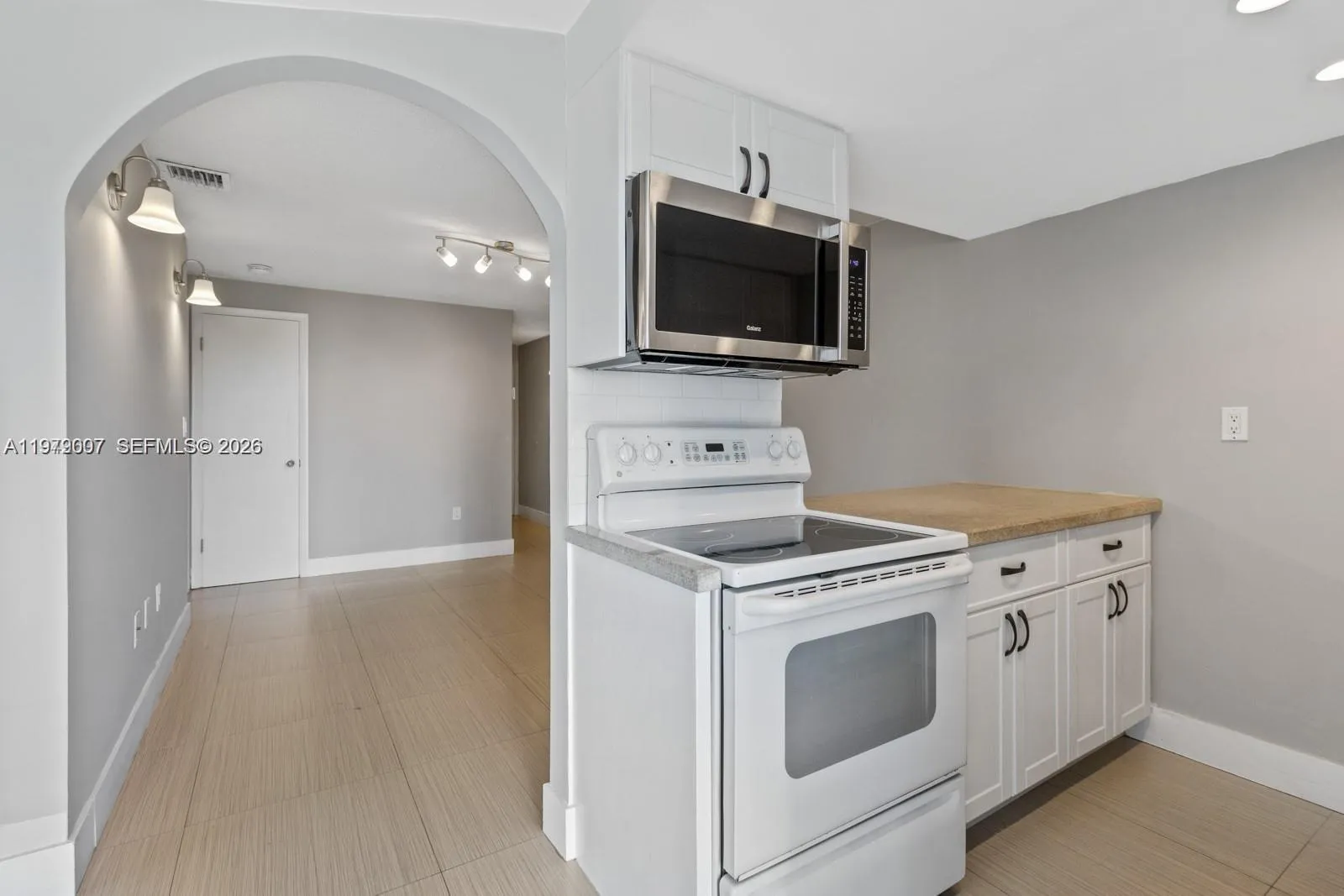 777 Sw 9th Ave 413, Miami, Florida 33130, Miami, Florida 33130, 2 Bedrooms Bedrooms, ,2 BathroomsBathrooms,Residential Lease,For Rent,777 Sw 9th Ave 413, Miami, Florida 33130,A11979007