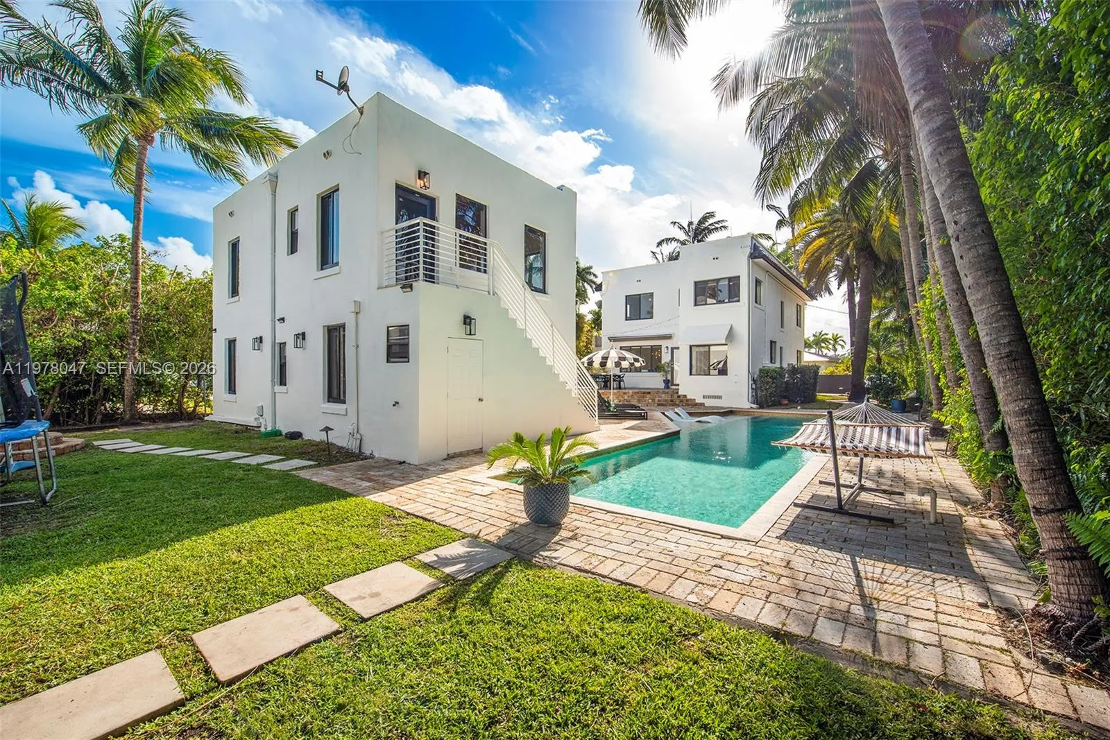 3483 Chase Ave, Miami Beach, Florida 33140, Miami Beach, Florida 33140, 7 Bedrooms Bedrooms, ,5 BathroomsBathrooms,Residential Lease,For Rent,3483 Chase Ave, Miami Beach, Florida 33140,A11978047
