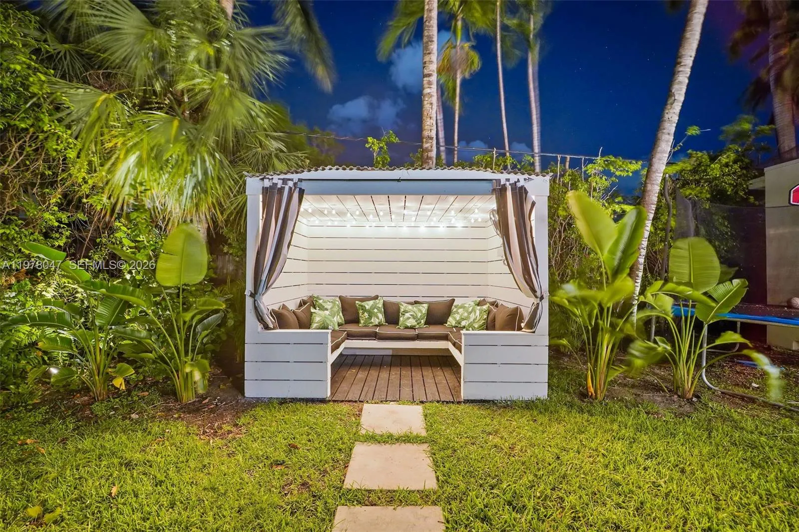 3483 Chase Ave, Miami Beach, Florida 33140, Miami Beach, Florida 33140, 7 Bedrooms Bedrooms, ,5 BathroomsBathrooms,Residential Lease,For Rent,3483 Chase Ave, Miami Beach, Florida 33140,A11978047