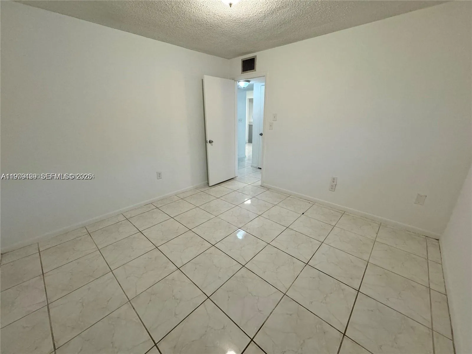 2005 Jefferson St 205, Hollywood, Florida 33020, Hollywood, Florida 33020, 2 Bedrooms Bedrooms, ,2 BathroomsBathrooms,Residential,For Sale,2005 Jefferson St 205, Hollywood, Florida 33020,A11979129