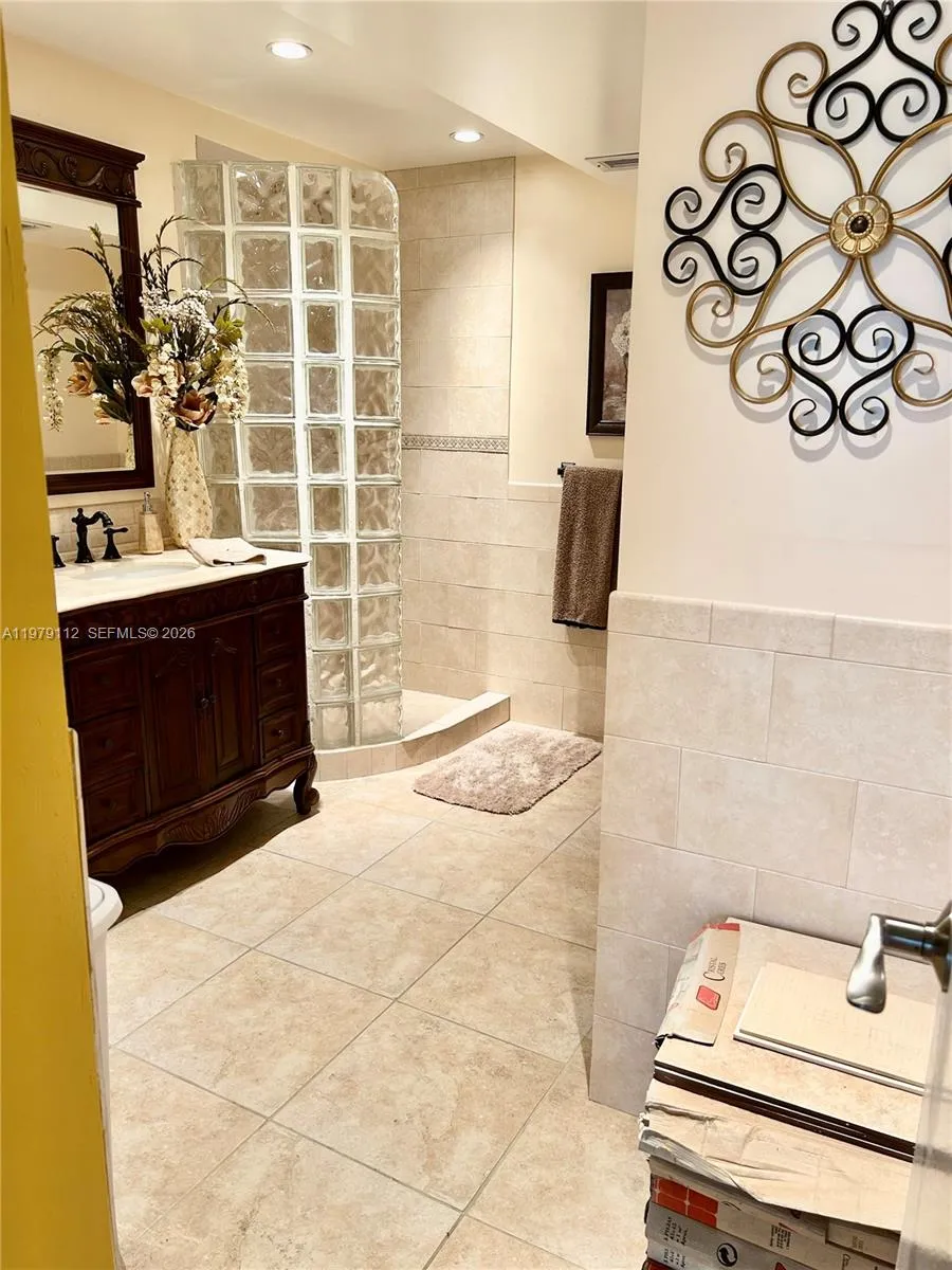 1500 S Ocean Dr Phj, Hollywood, Florida 33019, Hollywood, Florida 33019, 2 Bedrooms Bedrooms, ,2 BathroomsBathrooms,Residential,For Sale,1500 S Ocean Dr Phj, Hollywood, Florida 33019,A11979112