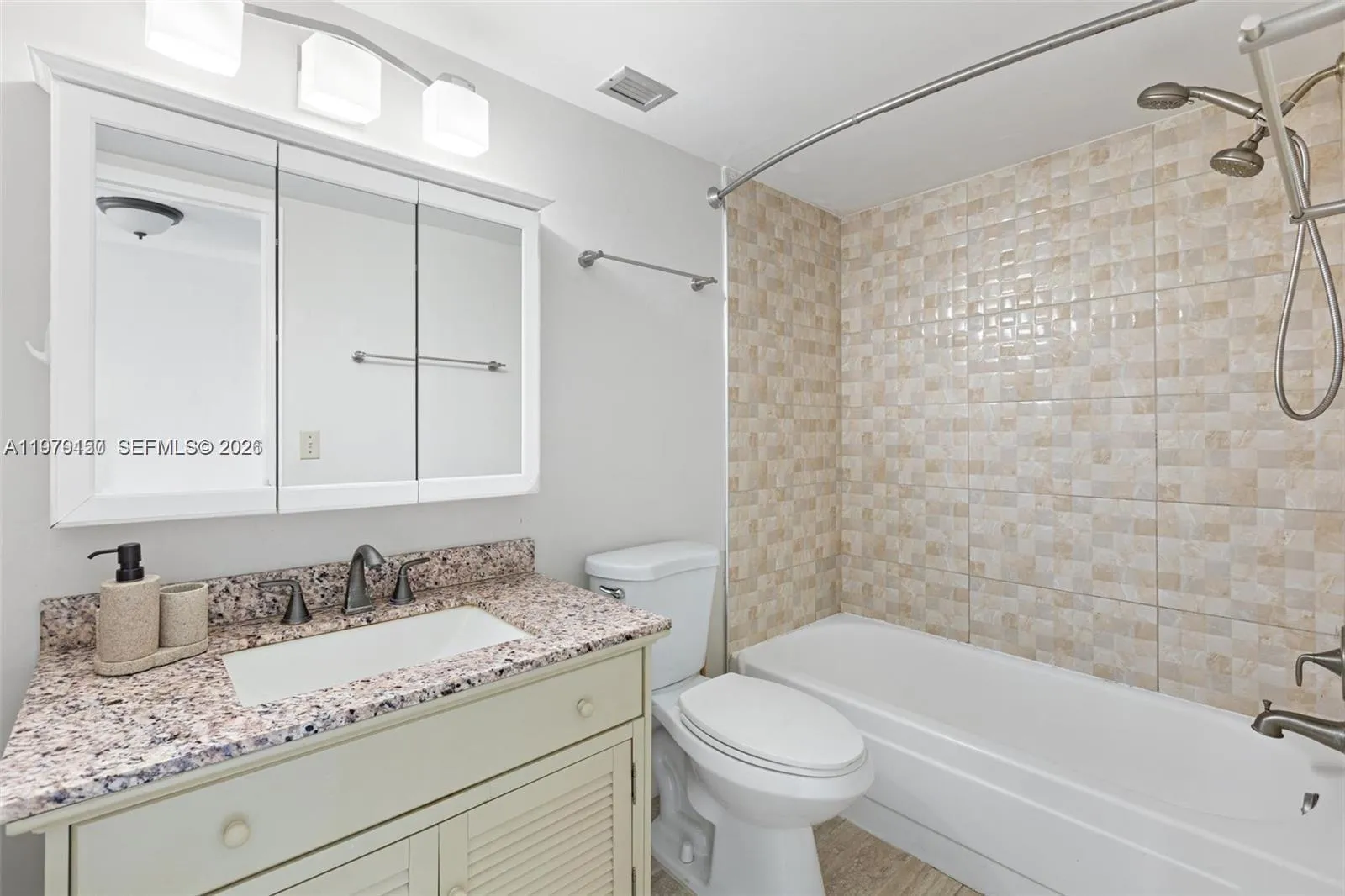 13155 Ixora Ct 406, North Miami, Florida 33181, North Miami, Florida 33181, 2 Bedrooms Bedrooms, ,2 BathroomsBathrooms,Residential,For Sale,13155 Ixora Ct 406, North Miami, Florida 33181,A11979150