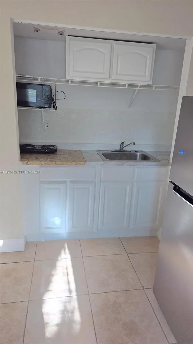 13902 Sw 111th Pl B, Miami, Florida 33176, Miami, Florida 33176, 1 Bedroom Bedrooms, ,1 BathroomBathrooms,Residential Lease,For Rent,13902 Sw 111th Pl B, Miami, Florida 33176,A11979160
