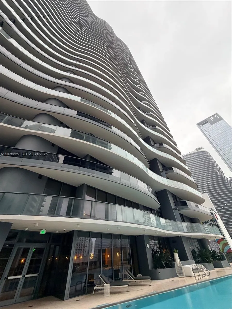 1000 Brickell Plz 2606, Miami, Florida 33131, Miami, Florida 33131, 1 Bedroom Bedrooms, ,1 BathroomBathrooms,Residential Lease,For Rent,1000 Brickell Plz 2606, Miami, Florida 33131,A11975359