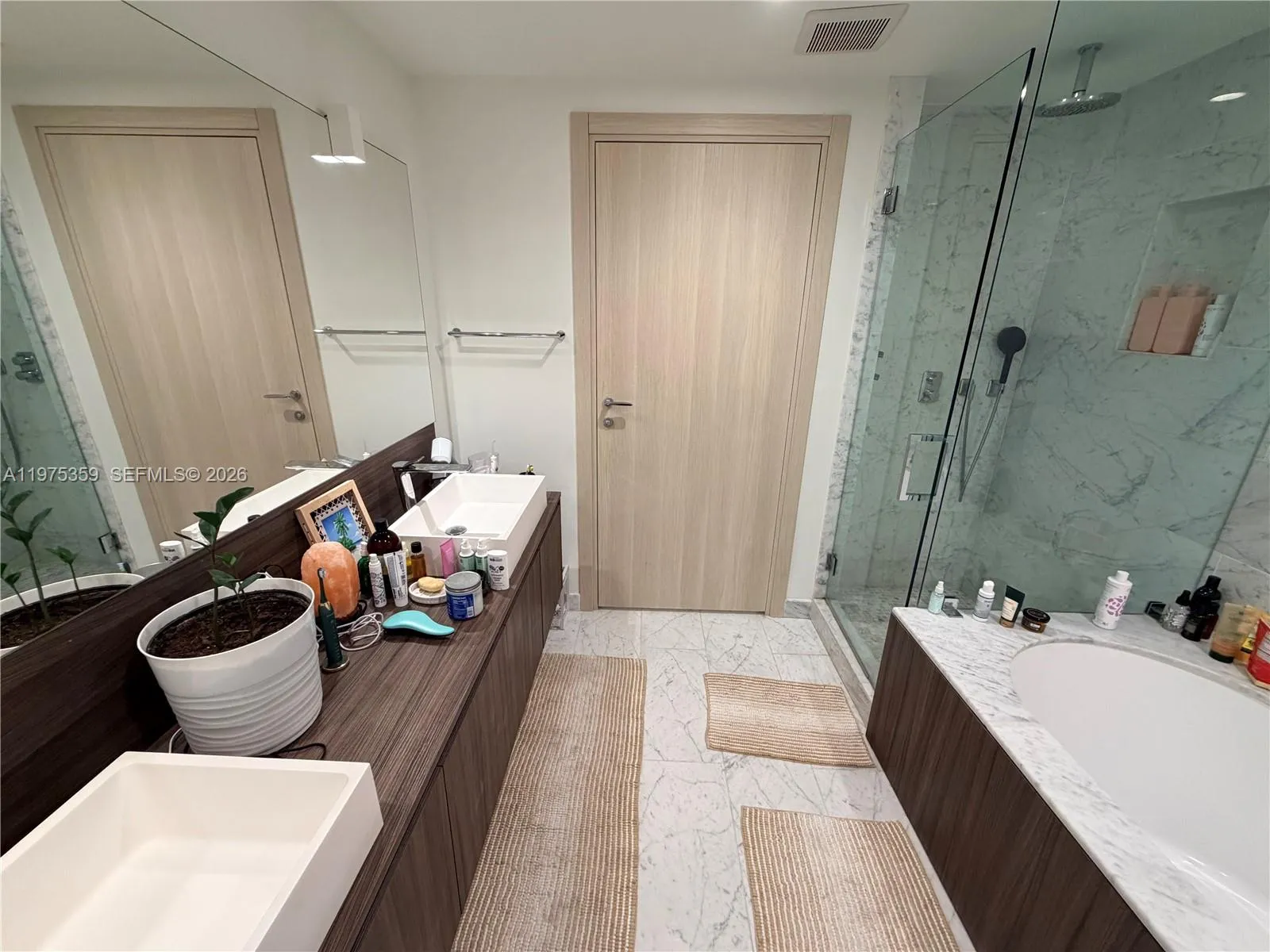 1000 Brickell Plz 2606, Miami, Florida 33131, Miami, Florida 33131, 1 Bedroom Bedrooms, ,1 BathroomBathrooms,Residential Lease,For Rent,1000 Brickell Plz 2606, Miami, Florida 33131,A11975359