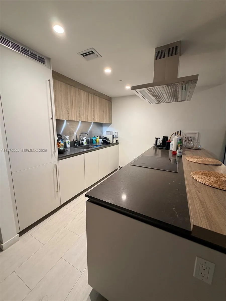 1000 Brickell Plz 2606, Miami, Florida 33131, Miami, Florida 33131, 1 Bedroom Bedrooms, ,1 BathroomBathrooms,Residential Lease,For Rent,1000 Brickell Plz 2606, Miami, Florida 33131,A11975359