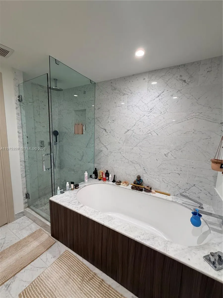 1000 Brickell Plz 2606, Miami, Florida 33131, Miami, Florida 33131, 1 Bedroom Bedrooms, ,1 BathroomBathrooms,Residential Lease,For Rent,1000 Brickell Plz 2606, Miami, Florida 33131,A11975359