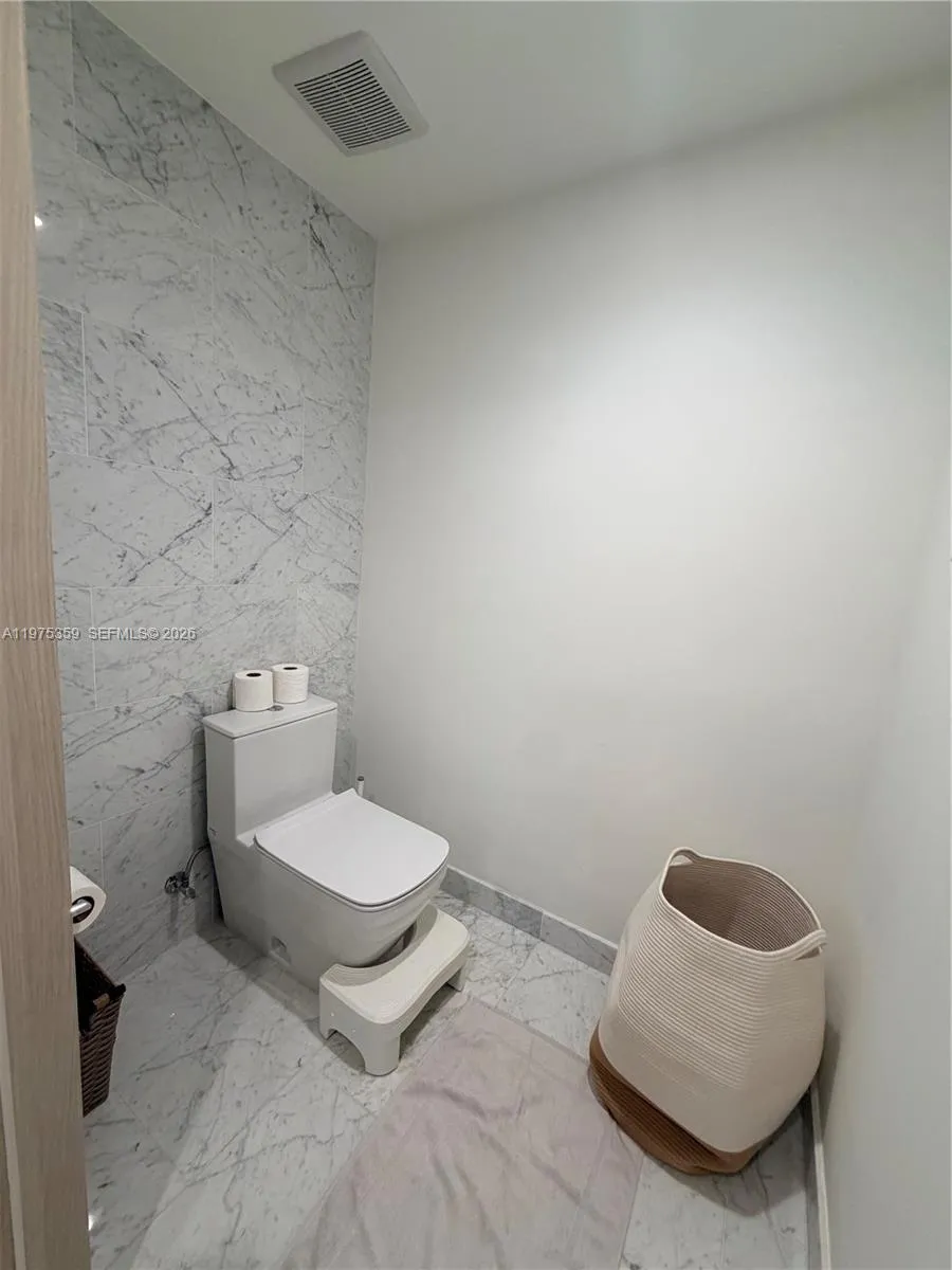 1000 Brickell Plz 2606, Miami, Florida 33131, Miami, Florida 33131, 1 Bedroom Bedrooms, ,1 BathroomBathrooms,Residential Lease,For Rent,1000 Brickell Plz 2606, Miami, Florida 33131,A11975359