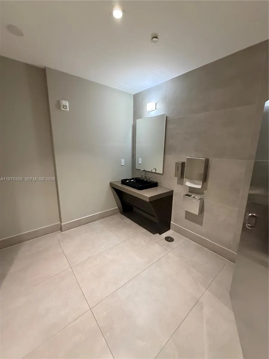 1000 Brickell Plz 2606, Miami, Florida 33131, Miami, Florida 33131, 1 Bedroom Bedrooms, ,1 BathroomBathrooms,Residential Lease,For Rent,1000 Brickell Plz 2606, Miami, Florida 33131,A11975359