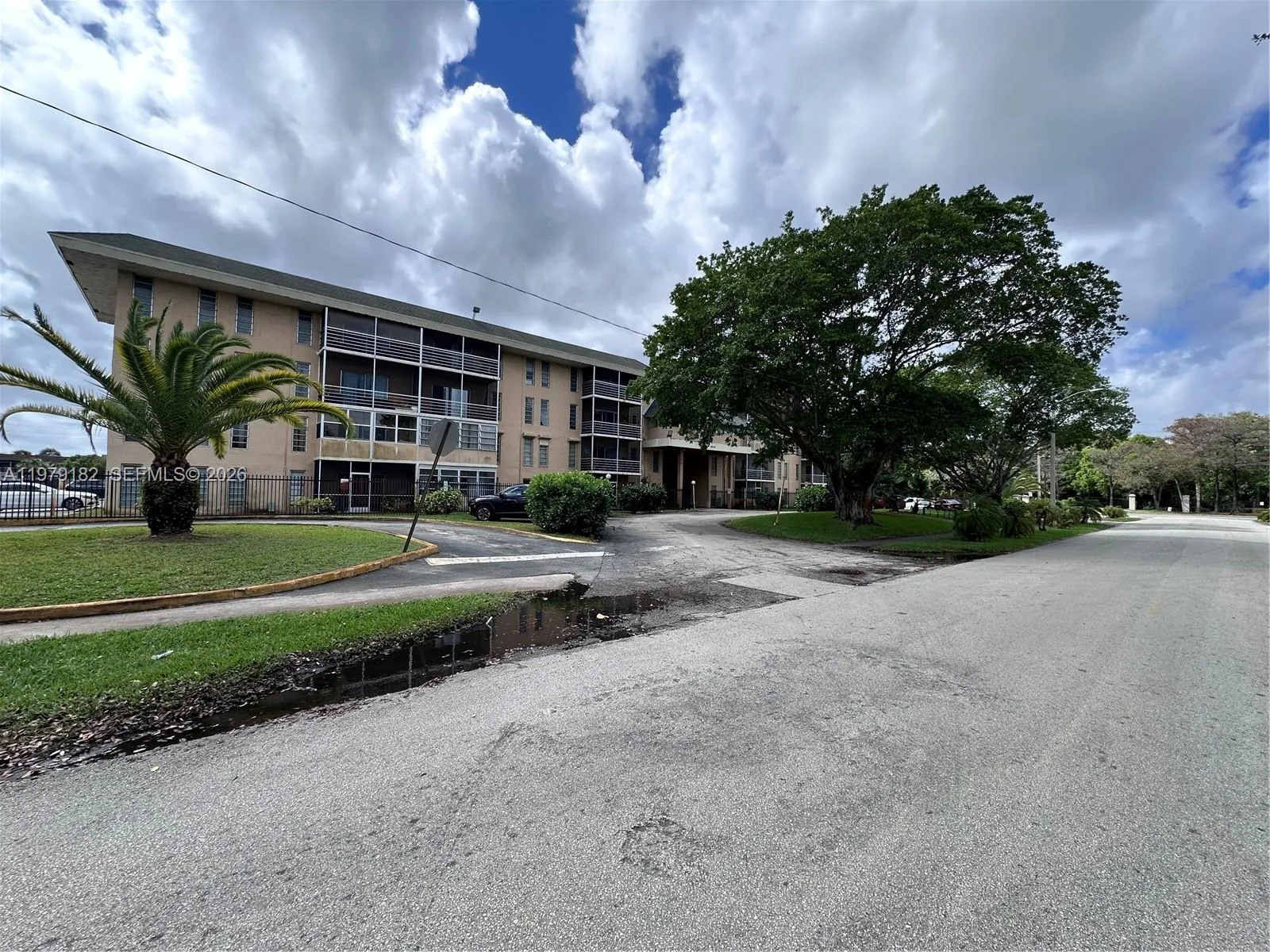4848 Nw 24th Ct 412, Lauderdale Lakes, Florida 333, Lauderdale Lakes, Florida 33313, 1 Bedroom Bedrooms, ,1 BathroomBathrooms,Residential,For Sale,4848 Nw 24th Ct 412, Lauderdale Lakes, Florida 333,A11979182