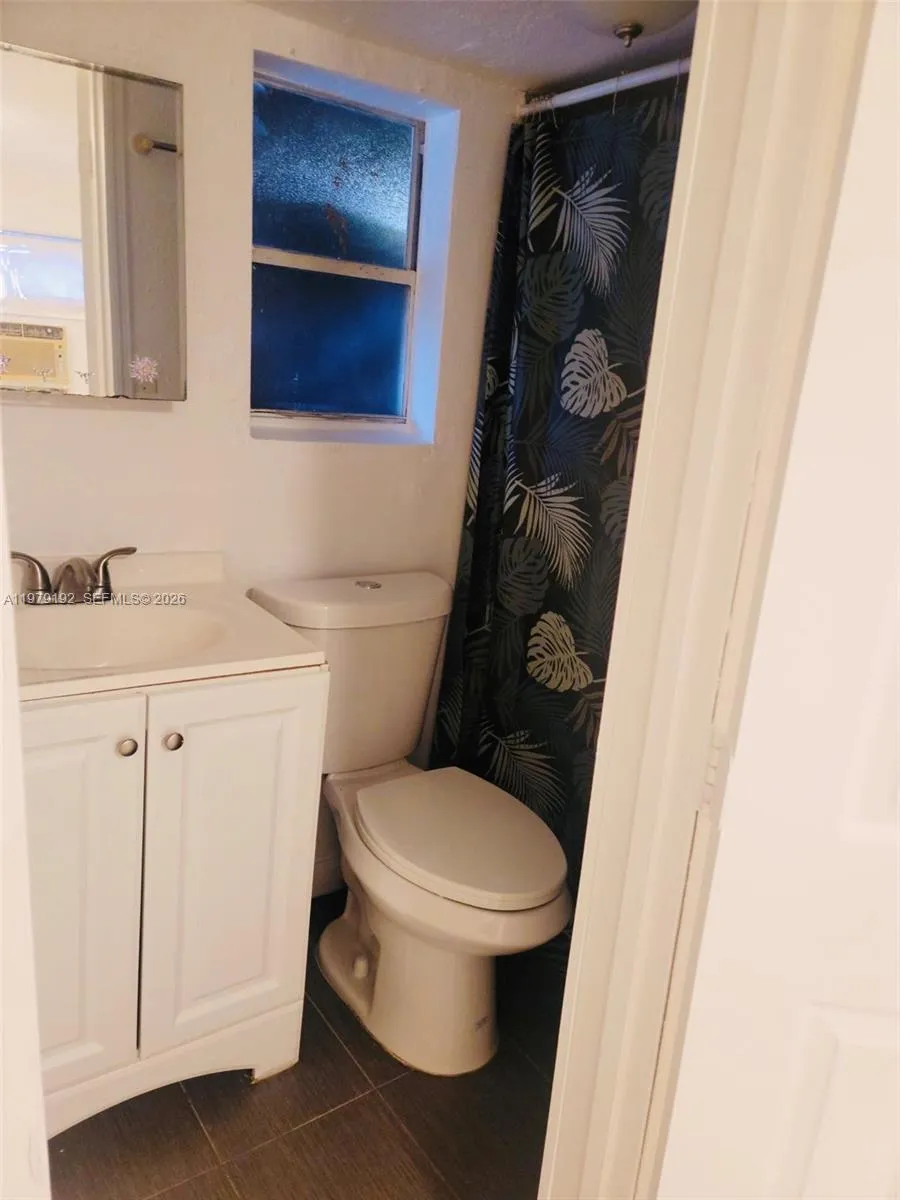 842 Nw 107th St A, Miami, Florida 33168, Miami, Florida 33168, 1 Bedroom Bedrooms, ,1 BathroomBathrooms,Residential Lease,For Rent,842 Nw 107th St A, Miami, Florida 33168,A11979192