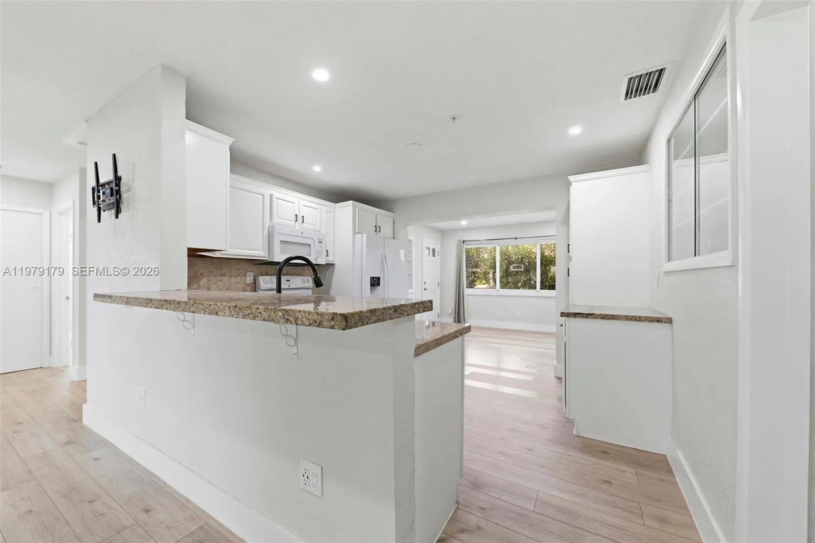 4561 Sw 25th Ter, Dania Beach, Florida 33312, Dania Beach, Florida 33312, 4 Bedrooms Bedrooms, ,2 BathroomsBathrooms,Residential Lease,For Rent,4561 Sw 25th Ter, Dania Beach, Florida 33312,A11979179