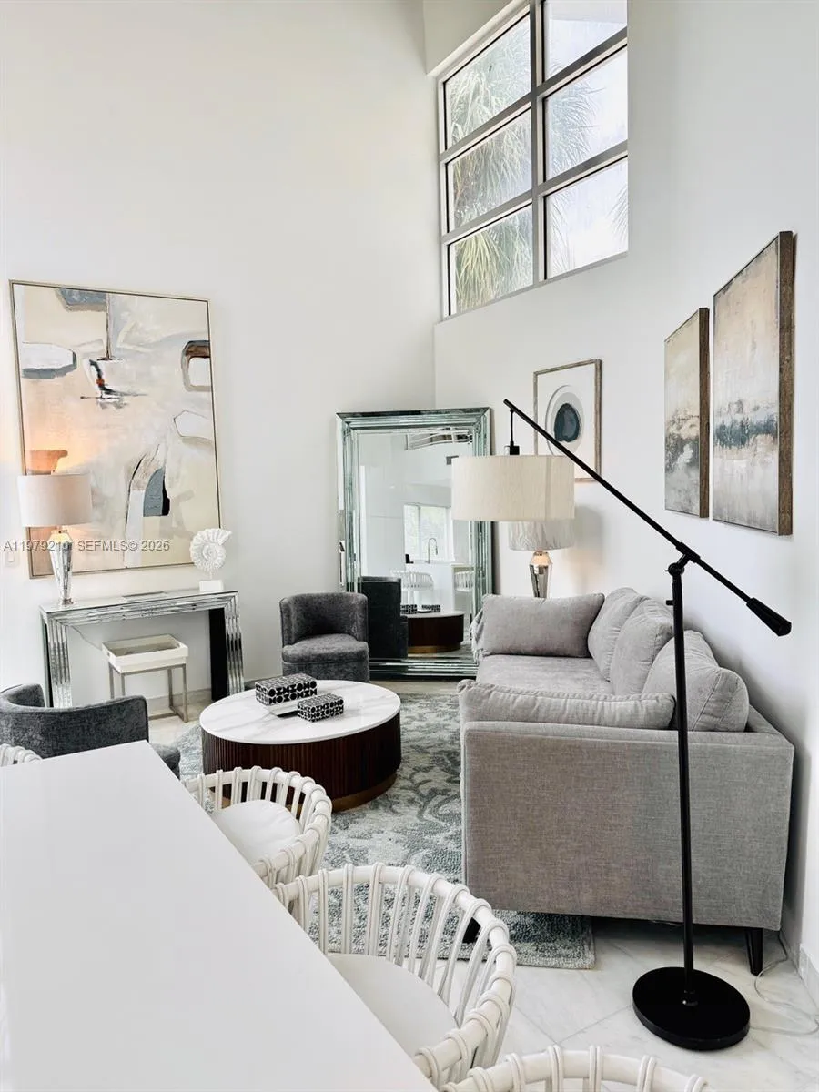 7700 Collins Ave 5, Miami Beach, Florida 33141, Miami Beach, Florida 33141, 2 Bedrooms Bedrooms, ,2 BathroomsBathrooms,Residential Lease,For Rent,7700 Collins Ave 5, Miami Beach, Florida 33141,A11979216