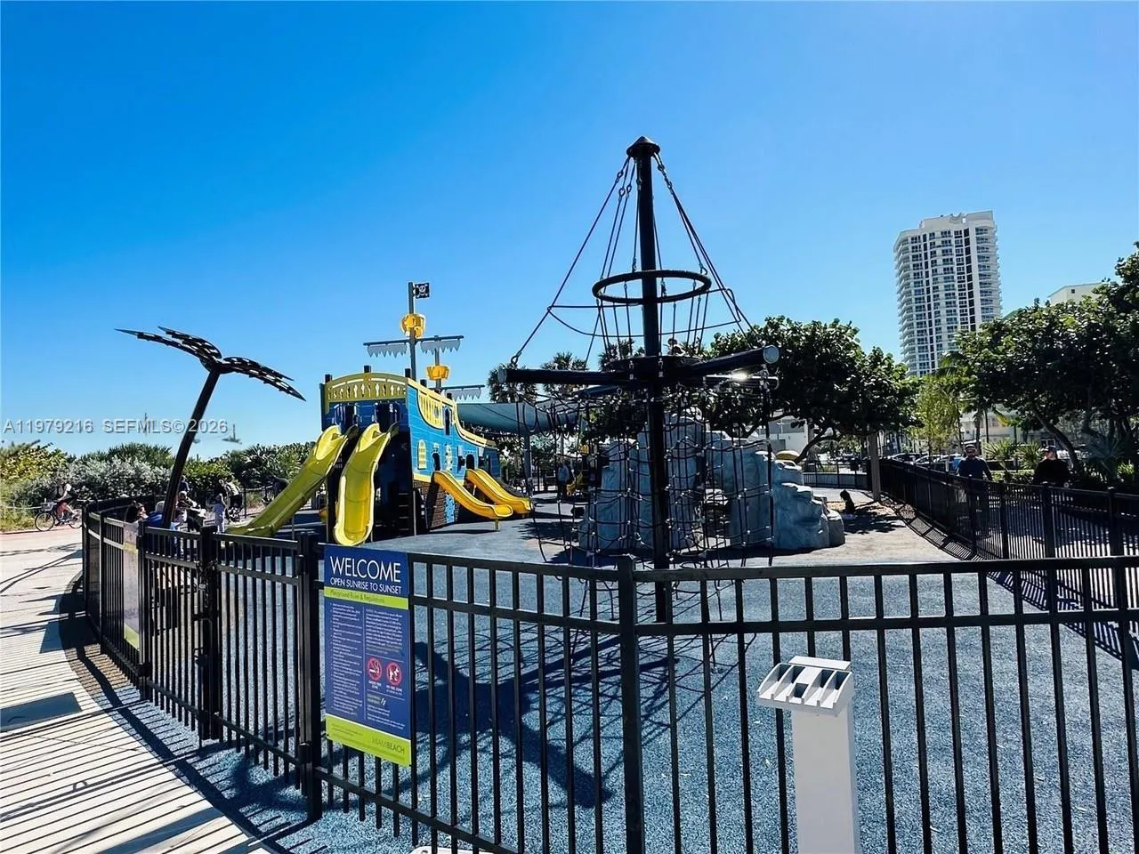 7700 Collins Ave 5, Miami Beach, Florida 33141, Miami Beach, Florida 33141, 2 Bedrooms Bedrooms, ,2 BathroomsBathrooms,Residential Lease,For Rent,7700 Collins Ave 5, Miami Beach, Florida 33141,A11979216