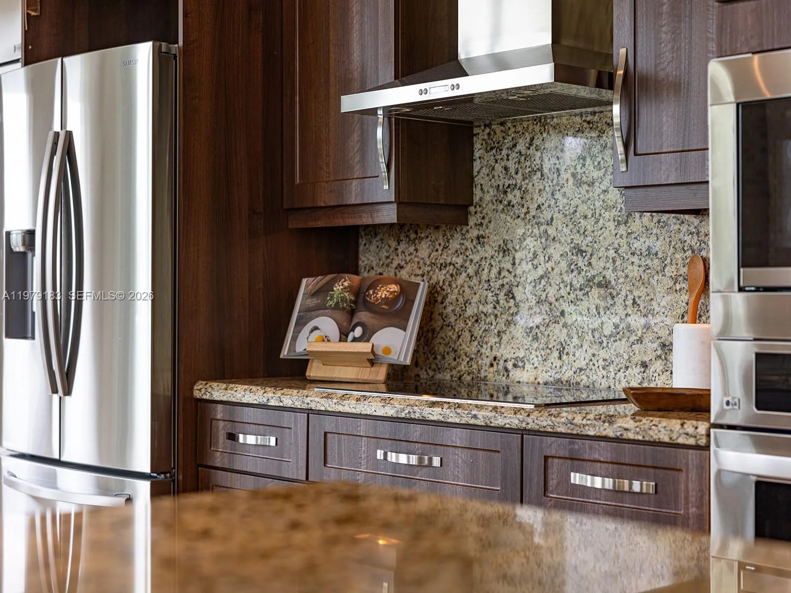 2645 S Bayshore Dr 304, Miami, Florida 33133, Miami, Florida 33133, 3 Bedrooms Bedrooms, ,3 BathroomsBathrooms,Residential Lease,For Rent,2645 S Bayshore Dr 304, Miami, Florida 33133,A11979183