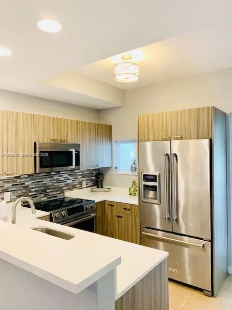 619 Meridian Ave 4, Miami Beach, Florida 33139, Miami Beach, Florida 33139, 2 Bedrooms Bedrooms, ,2 BathroomsBathrooms,Residential,For Sale,619 Meridian Ave 4, Miami Beach, Florida 33139,A11979070