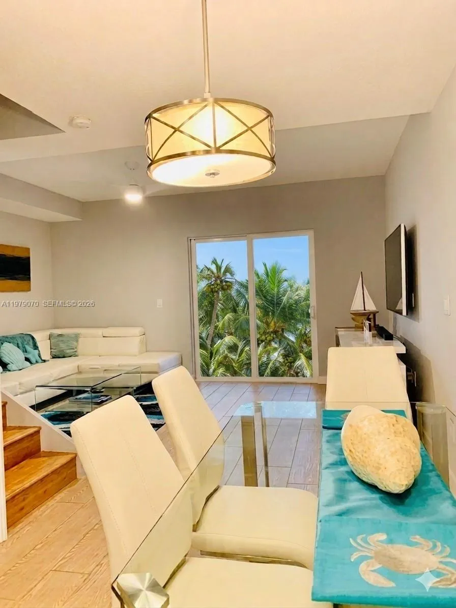 619 Meridian Ave 4, Miami Beach, Florida 33139, Miami Beach, Florida 33139, 2 Bedrooms Bedrooms, ,2 BathroomsBathrooms,Residential,For Sale,619 Meridian Ave 4, Miami Beach, Florida 33139,A11979070
