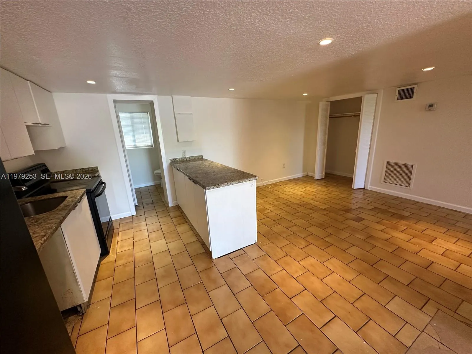 13210 Ne 3rd Ave R, North Miami, Florida 33161, North Miami, Florida 33161, 1 Bedroom Bedrooms, ,1 BathroomBathrooms,Residential Lease,For Rent,13210 Ne 3rd Ave R, North Miami, Florida 33161,A11979253