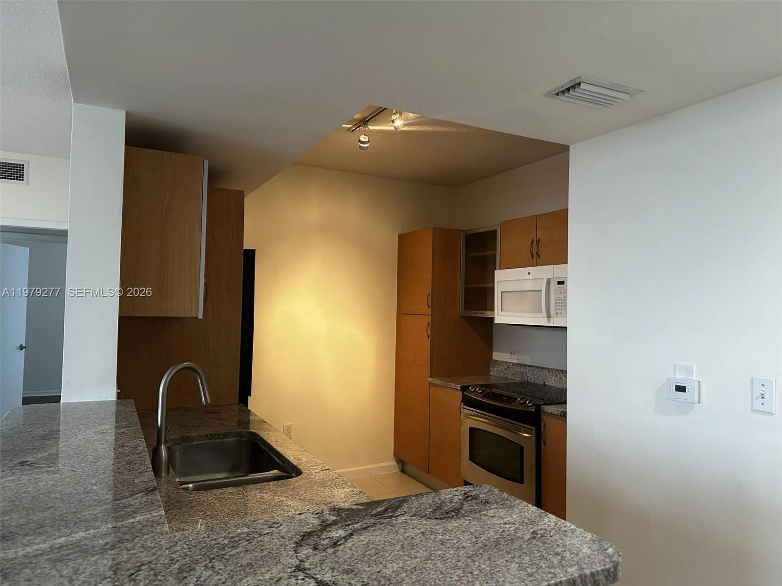 18800 Ne 29th Ave 914, Aventura, Florida 33180, Aventura, Florida 33180, 3 Bedrooms Bedrooms, ,2 BathroomsBathrooms,Residential Lease,For Rent,18800 Ne 29th Ave 914, Aventura, Florida 33180,A11979277