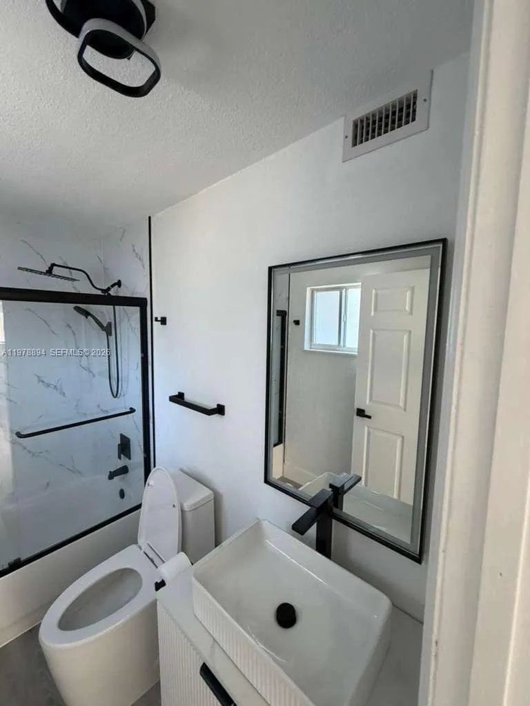 4271 Nw 5th St 129, Plantation, Florida 33317, Plantation, Florida 33317, 1 Bedroom Bedrooms, ,1 BathroomBathrooms,Residential Lease,For Rent,4271 Nw 5th St 129, Plantation, Florida 33317,A11978894