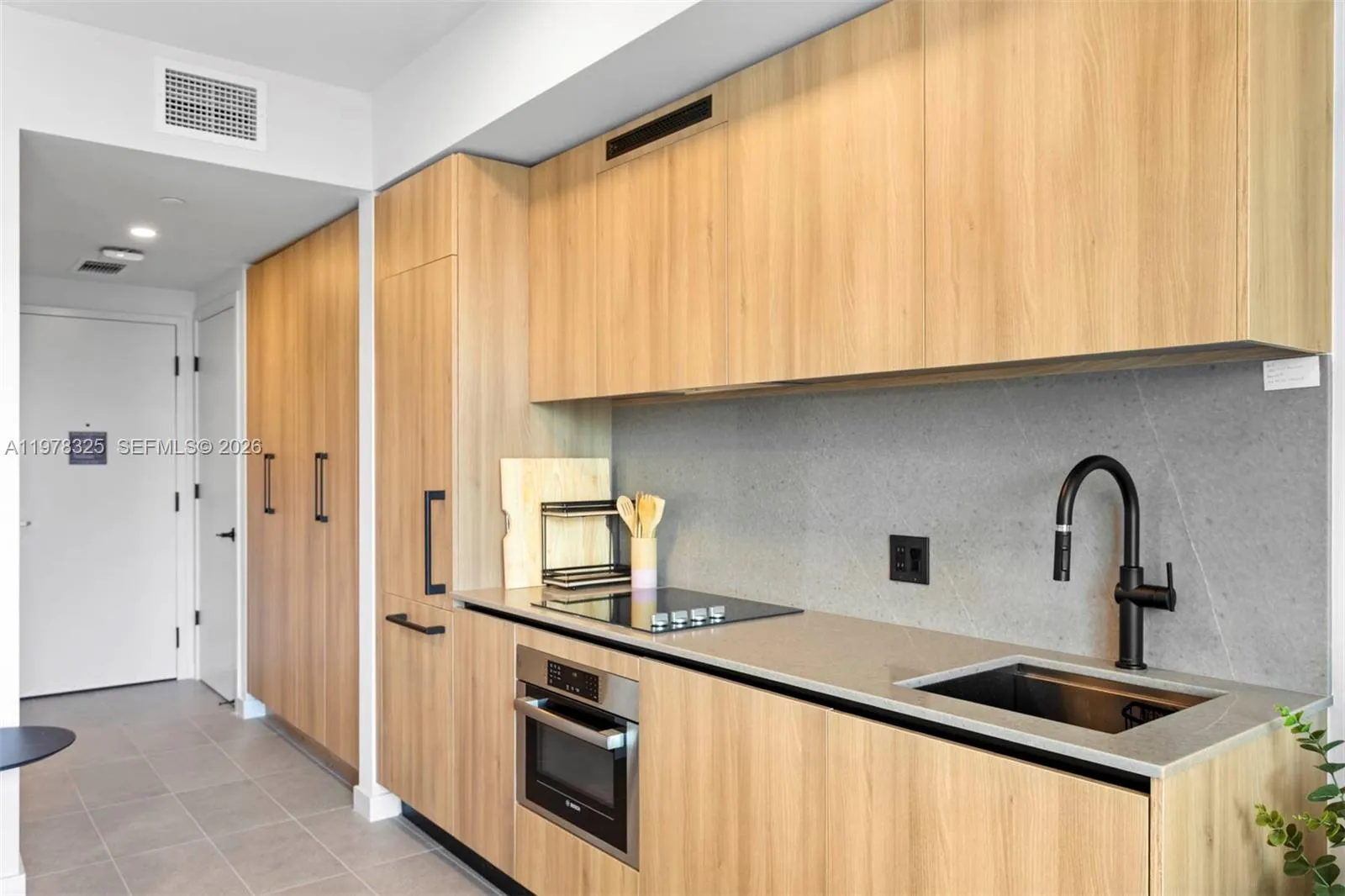 121 Ne 5th Street 3004, Miami, Florida 33132, Miami, Florida 33132, ,1 BathroomBathrooms,Residential Lease,For Rent,121 Ne 5th Street 3004, Miami, Florida 33132,A11978325