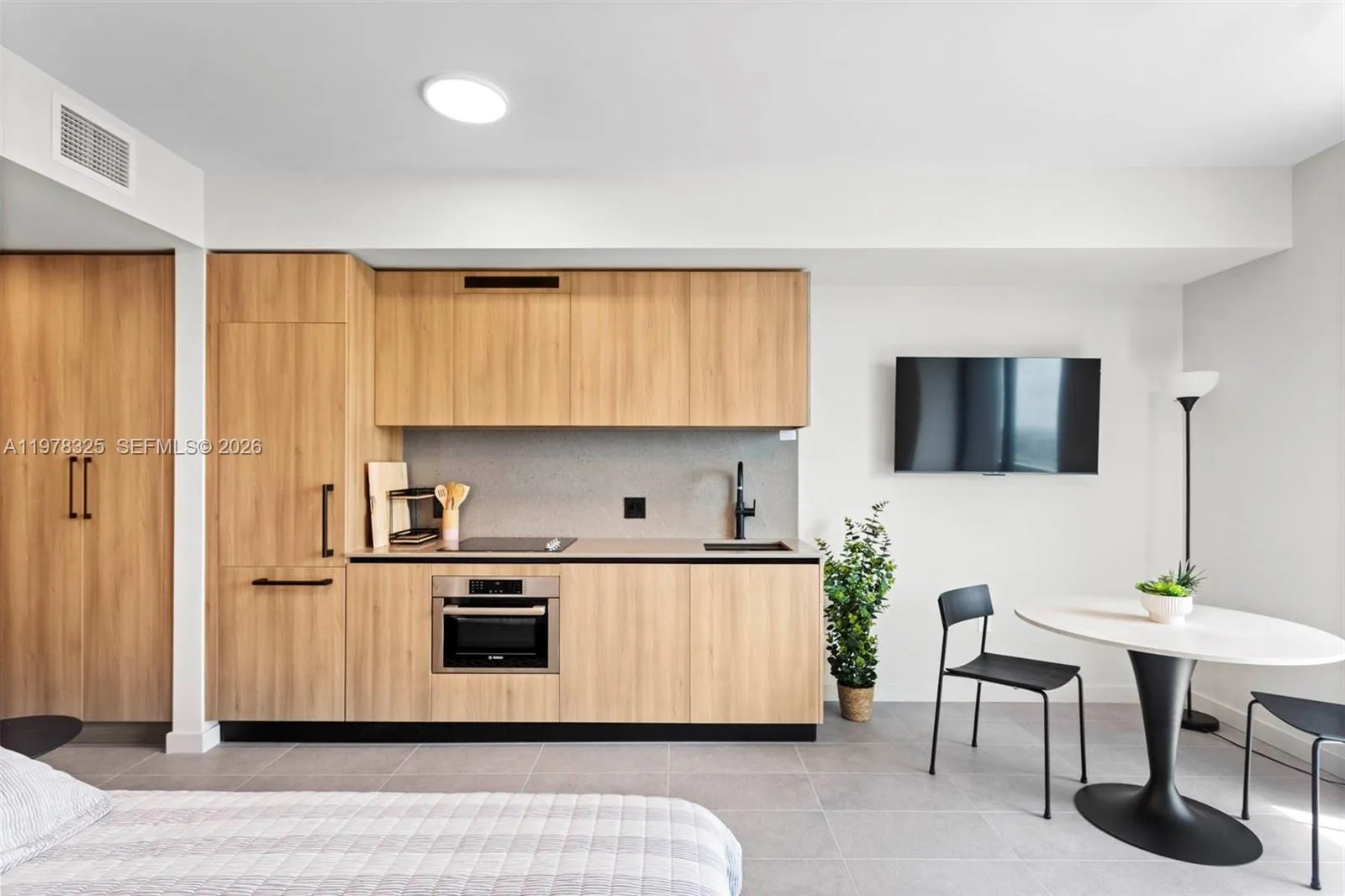 121 Ne 5th Street 3004, Miami, Florida 33132, Miami, Florida 33132, ,1 BathroomBathrooms,Residential Lease,For Rent,121 Ne 5th Street 3004, Miami, Florida 33132,A11978325