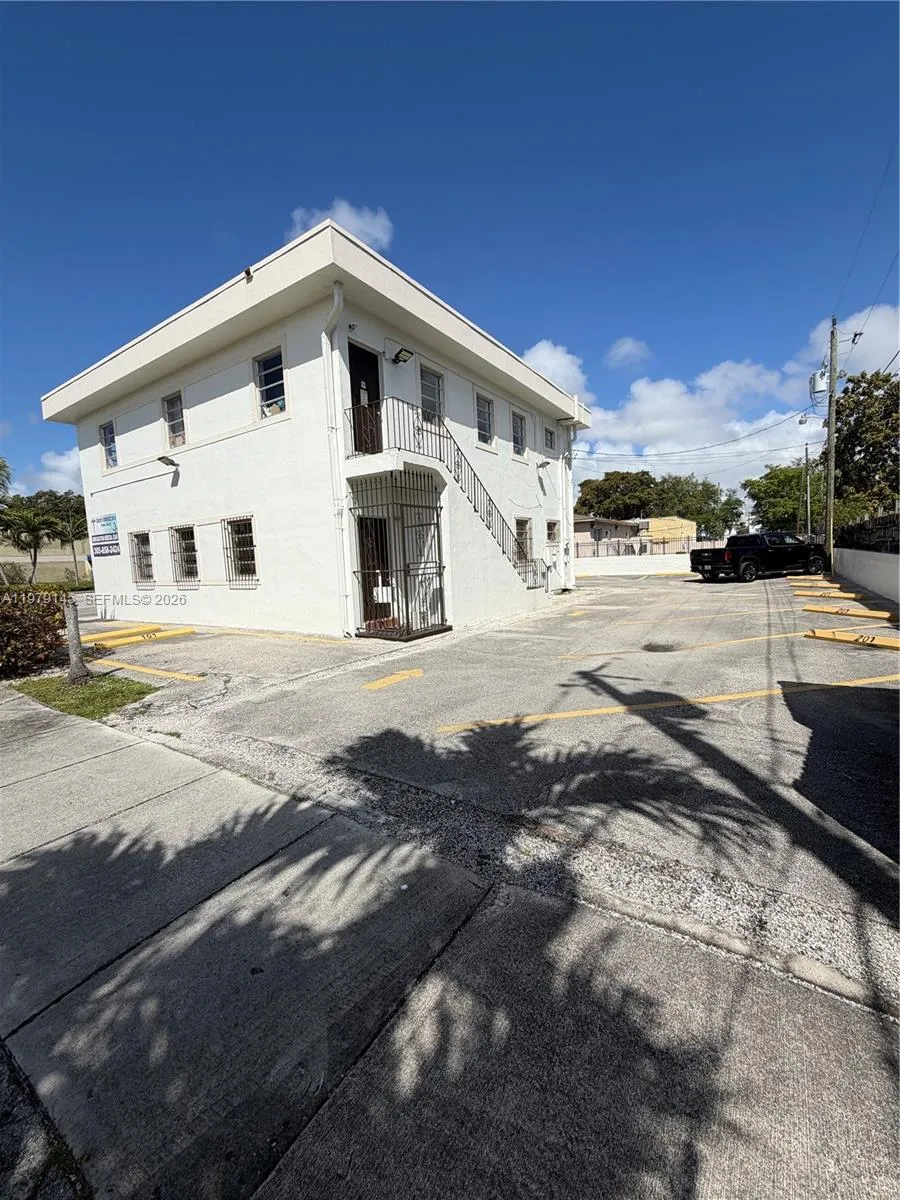 1933 Sw 27th Ave, Miami, Florida 33145, Miami, Florida 33145, ,Commercial Lease,For Rent,1933 Sw 27th Ave, Miami, Florida 33145,A11979145