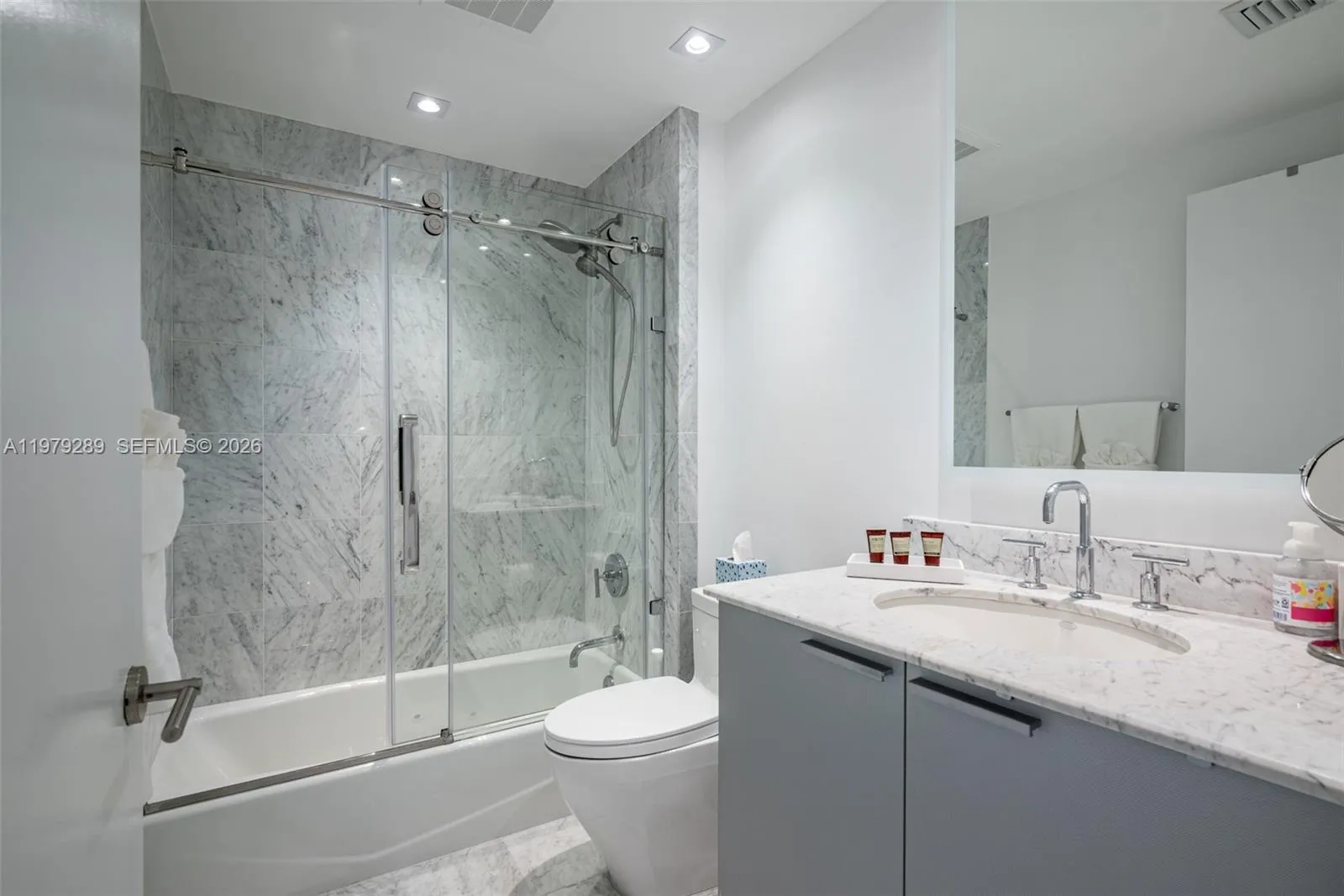 3535 S Ocean Dr 1904, Hollywood, Florida 33019, Hollywood, Florida 33019, 2 Bedrooms Bedrooms, ,2 BathroomsBathrooms,Residential Lease,For Rent,3535 S Ocean Dr 1904, Hollywood, Florida 33019,A11979289