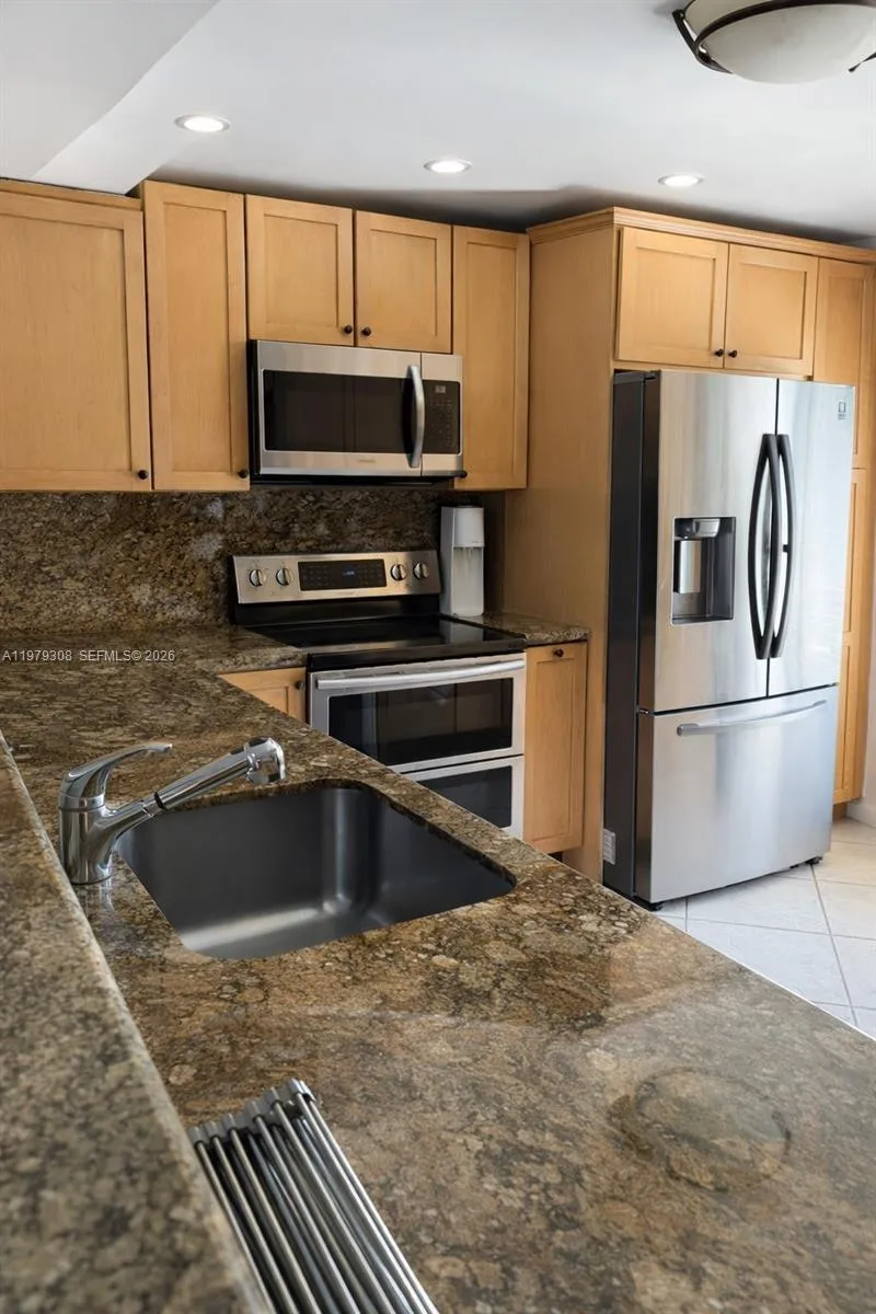 2661 Ne 164th St 40, North Miami Beach, Florida 33, North Miami Beach, Florida 33160, 3 Bedrooms Bedrooms, ,2 BathroomsBathrooms,Residential,For Sale,2661 Ne 164th St 40, North Miami Beach, Florida 33,A11979308