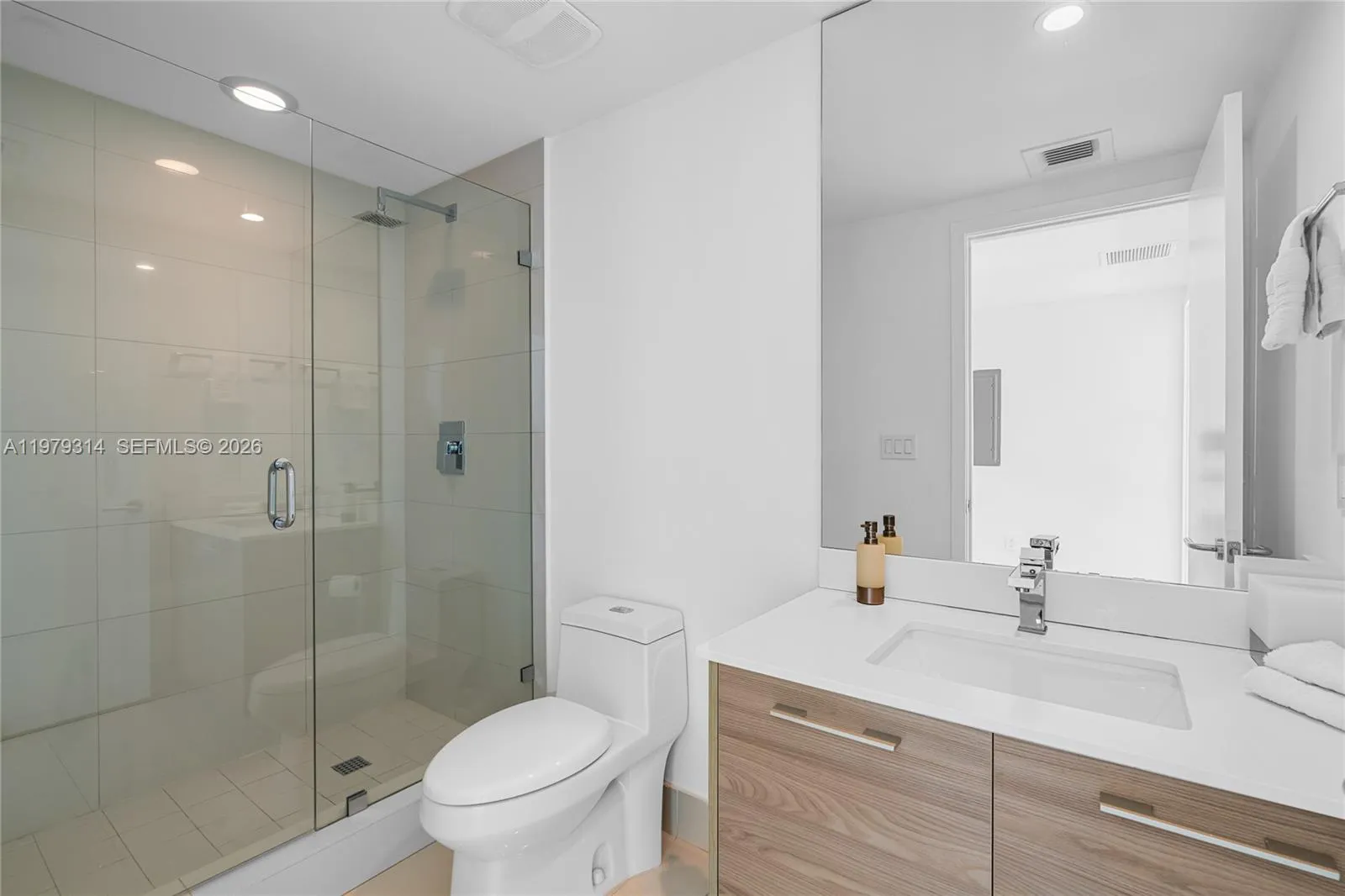 1300 S Miami Ave 2305, Miami, Florida 33130, Miami, Florida 33130, 3 Bedrooms Bedrooms, ,2 BathroomsBathrooms,Residential Lease,For Rent,1300 S Miami Ave 2305, Miami, Florida 33130,A11979314