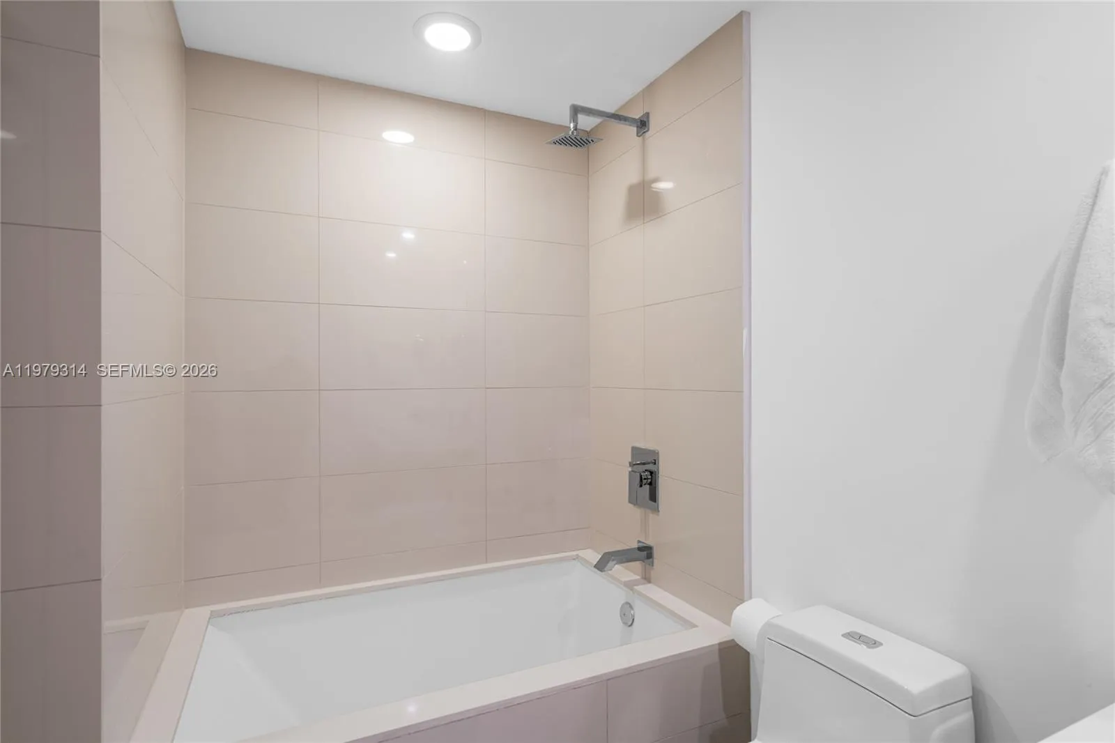 1300 S Miami Ave 2305, Miami, Florida 33130, Miami, Florida 33130, 3 Bedrooms Bedrooms, ,2 BathroomsBathrooms,Residential Lease,For Rent,1300 S Miami Ave 2305, Miami, Florida 33130,A11979314