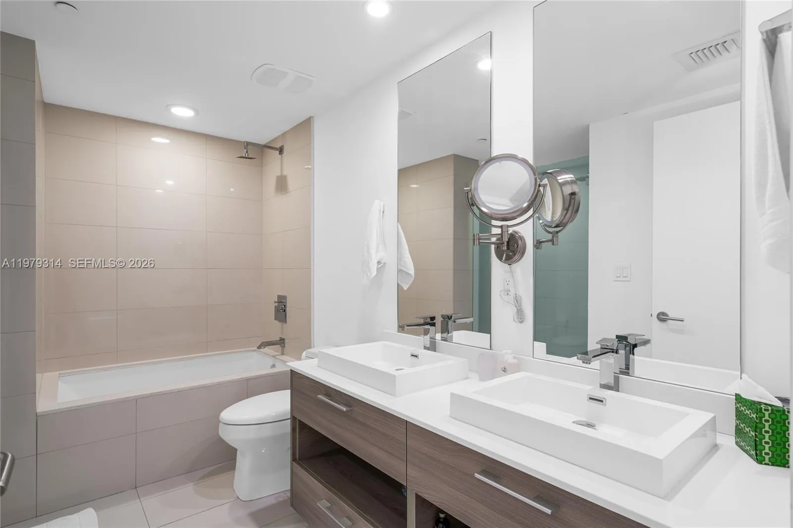 1300 S Miami Ave 2305, Miami, Florida 33130, Miami, Florida 33130, 3 Bedrooms Bedrooms, ,2 BathroomsBathrooms,Residential Lease,For Rent,1300 S Miami Ave 2305, Miami, Florida 33130,A11979314