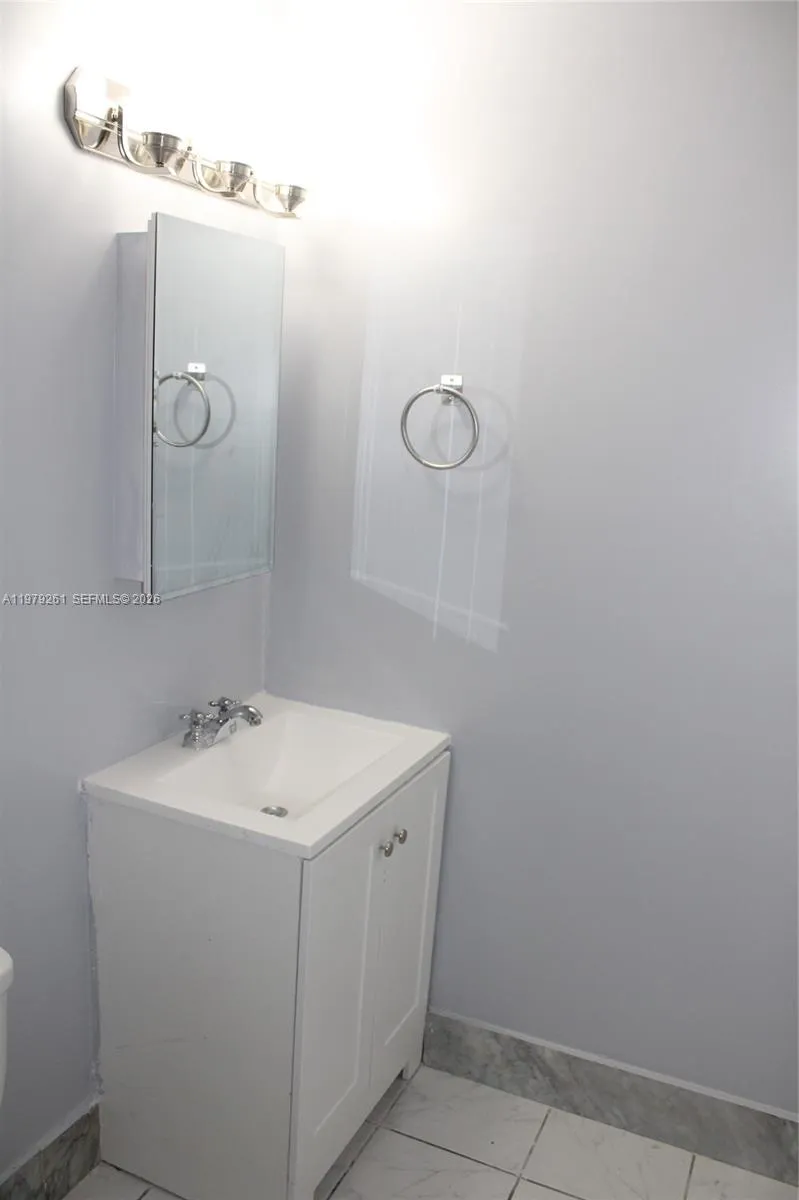 3040 Sw 69th Ave, Miami, Florida 33155, Miami, Florida 33155, 3 Bedrooms Bedrooms, ,2 BathroomsBathrooms,Residential Lease,For Rent,3040 Sw 69th Ave, Miami, Florida 33155,A11979261
