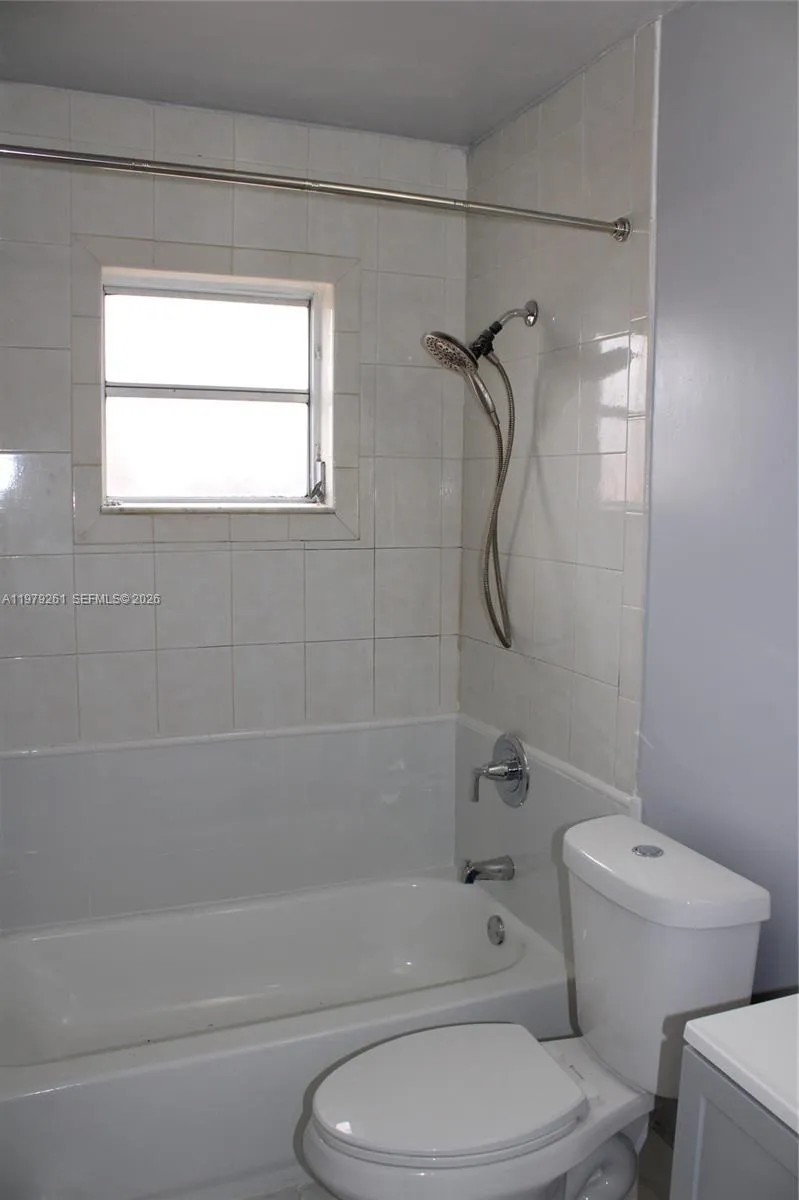 3040 Sw 69th Ave, Miami, Florida 33155, Miami, Florida 33155, 3 Bedrooms Bedrooms, ,2 BathroomsBathrooms,Residential Lease,For Rent,3040 Sw 69th Ave, Miami, Florida 33155,A11979261