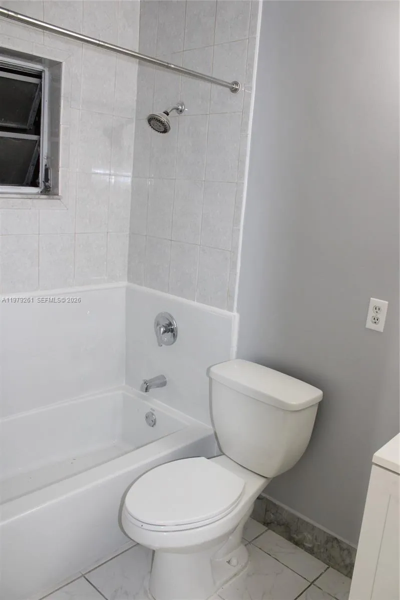 3040 Sw 69th Ave, Miami, Florida 33155, Miami, Florida 33155, 3 Bedrooms Bedrooms, ,2 BathroomsBathrooms,Residential Lease,For Rent,3040 Sw 69th Ave, Miami, Florida 33155,A11979261