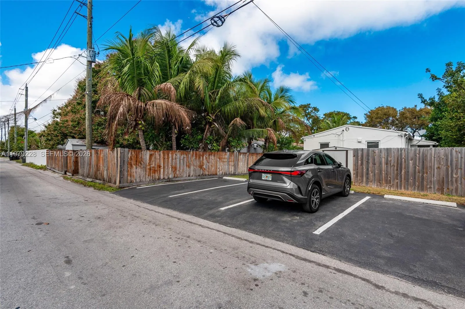 1914 Dewey St B, Hollywood, Florida 33020, Hollywood, Florida 33020, 2 Bedrooms Bedrooms, ,1 BathroomBathrooms,Residential Lease,For Rent,1914 Dewey St B, Hollywood, Florida 33020,A11979228