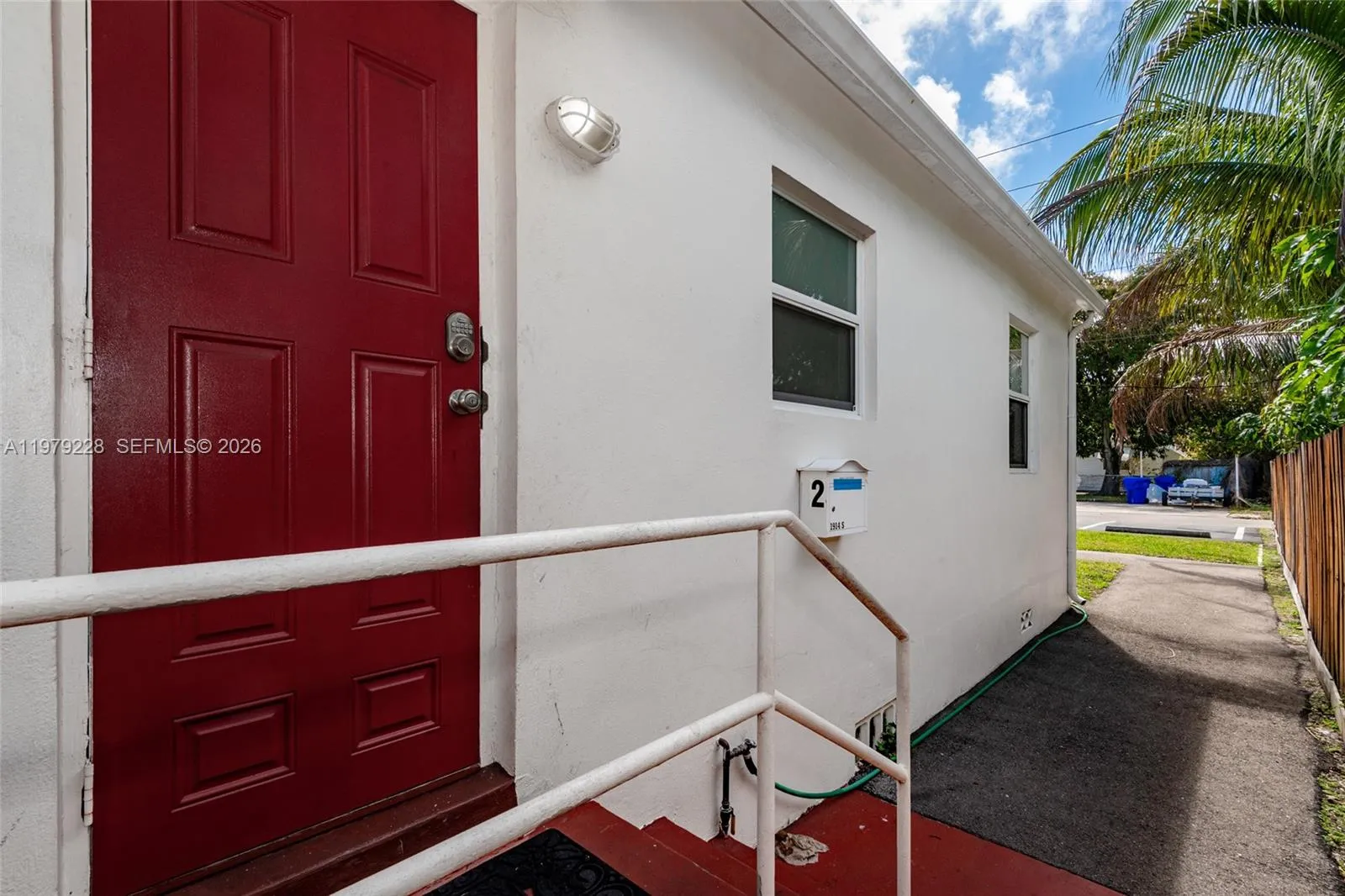 1914 Dewey St B, Hollywood, Florida 33020, Hollywood, Florida 33020, 2 Bedrooms Bedrooms, ,1 BathroomBathrooms,Residential Lease,For Rent,1914 Dewey St B, Hollywood, Florida 33020,A11979228