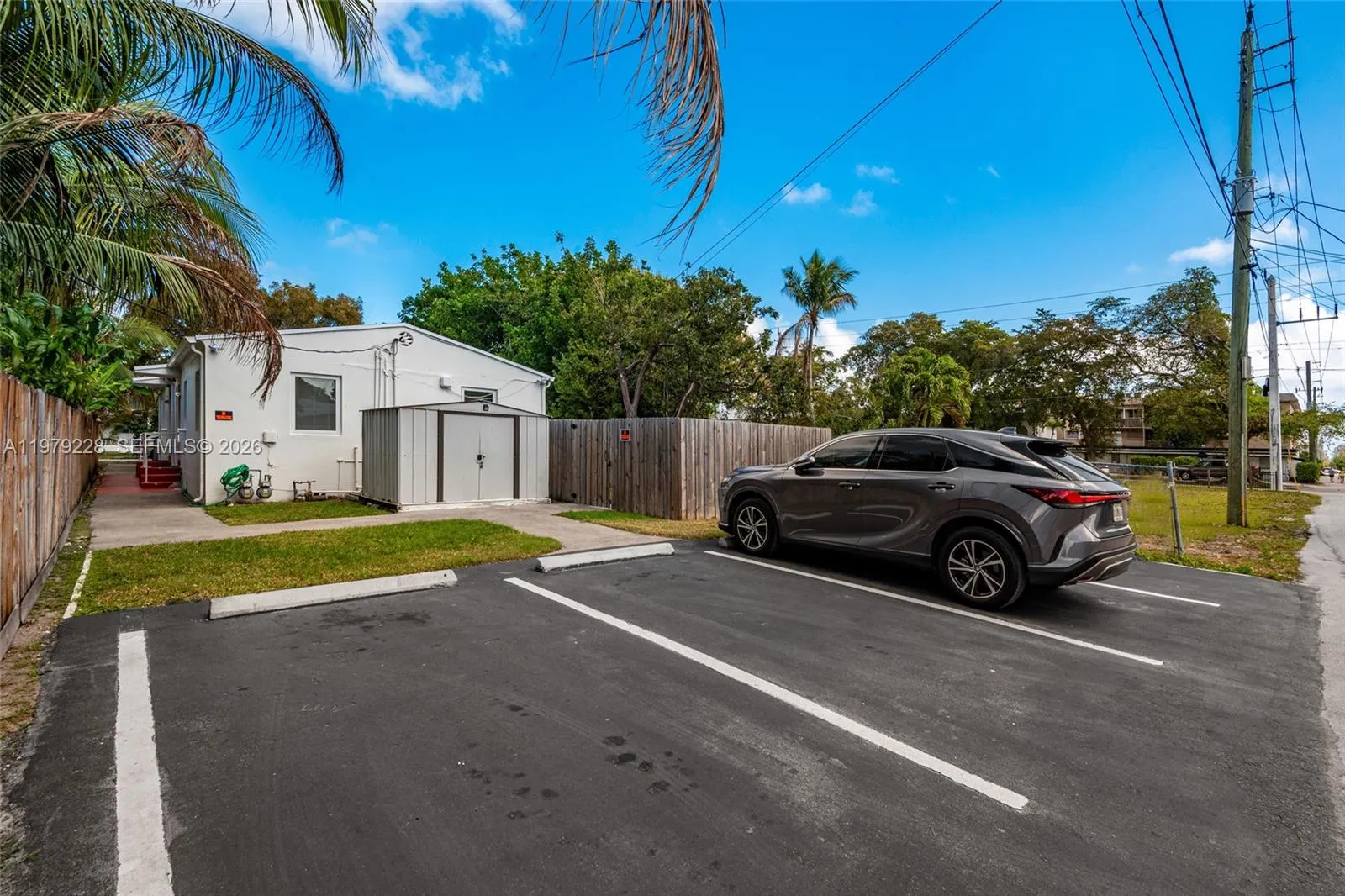 1914 Dewey St B, Hollywood, Florida 33020, Hollywood, Florida 33020, 2 Bedrooms Bedrooms, ,1 BathroomBathrooms,Residential Lease,For Rent,1914 Dewey St B, Hollywood, Florida 33020,A11979228