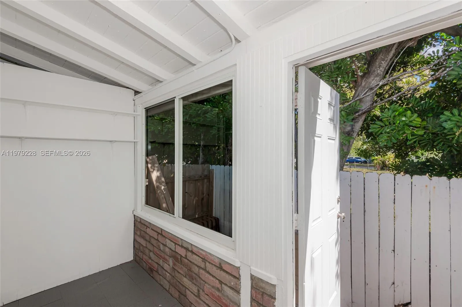 1914 Dewey St B, Hollywood, Florida 33020, Hollywood, Florida 33020, 2 Bedrooms Bedrooms, ,1 BathroomBathrooms,Residential Lease,For Rent,1914 Dewey St B, Hollywood, Florida 33020,A11979228