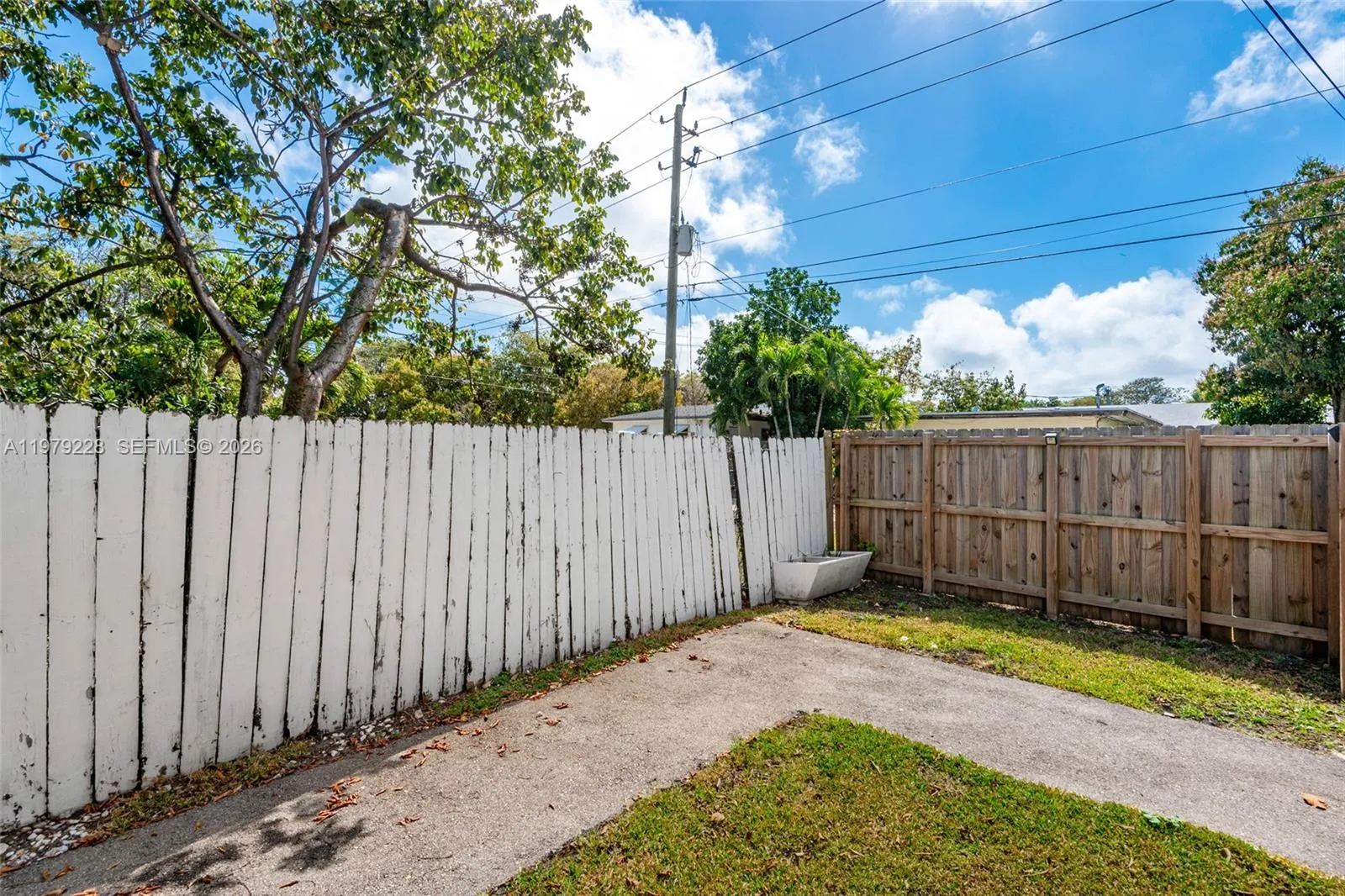 1914 Dewey St B, Hollywood, Florida 33020, Hollywood, Florida 33020, 2 Bedrooms Bedrooms, ,1 BathroomBathrooms,Residential Lease,For Rent,1914 Dewey St B, Hollywood, Florida 33020,A11979228