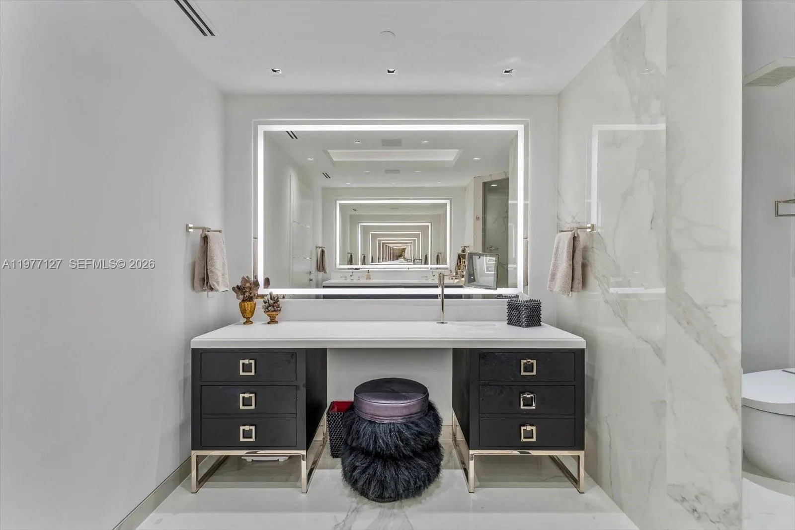 1000 S Pointe Dr 1503, Miami Beach, Florida 33139, Miami Beach, Florida 33139, 2 Bedrooms Bedrooms, 1 Room Rooms,2 BathroomsBathrooms,Residential,For Sale,1000 S Pointe Dr 1503, Miami Beach, Florida 33139,A11977127